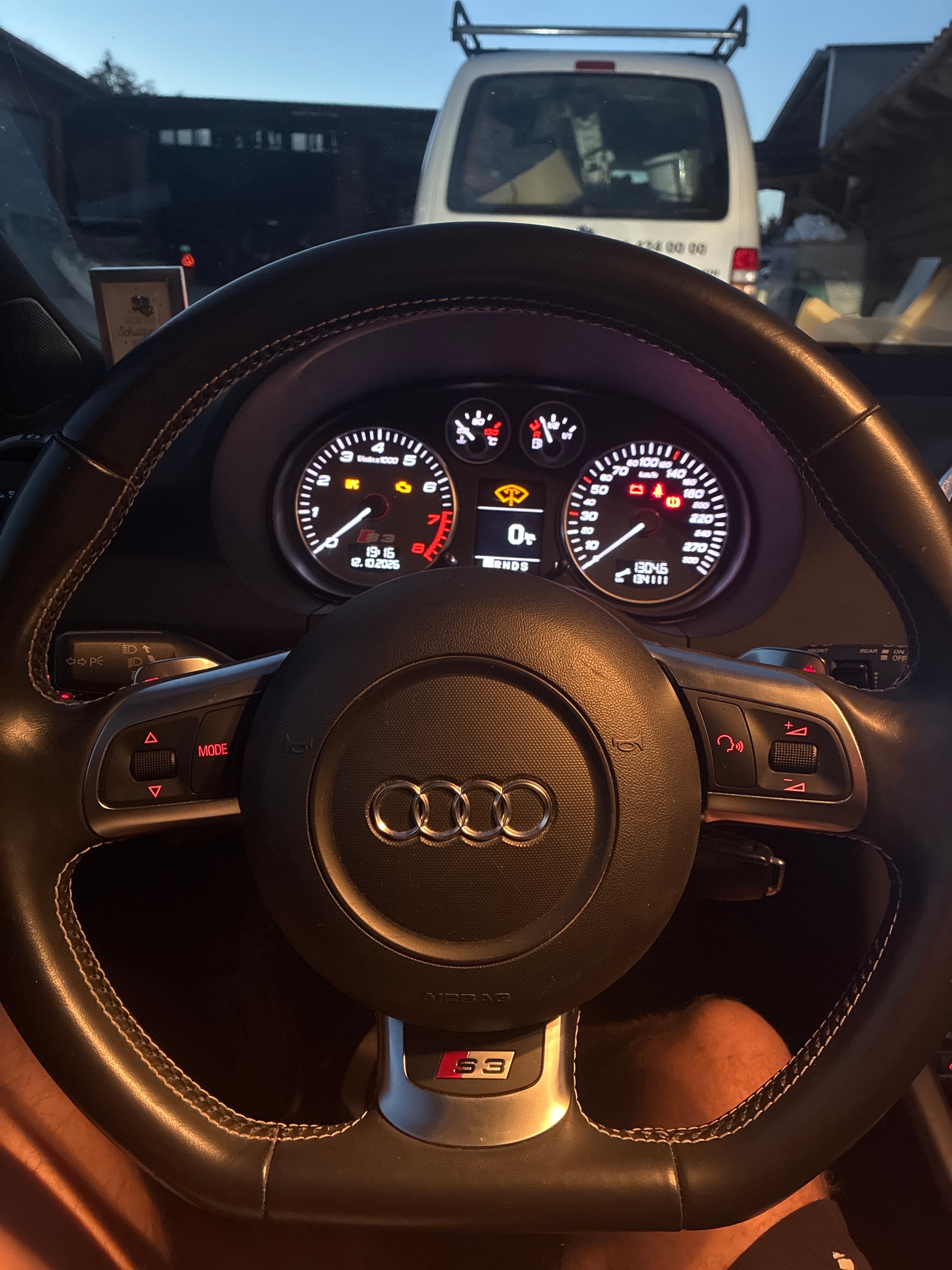 AUDI 2.0 T FSI quattro S-Tronic-image-9