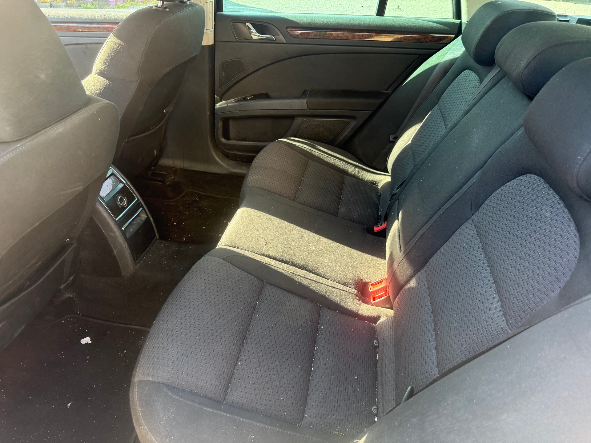 SKODA Superb Combi 2.0 TDi Ambition DSG-image-4