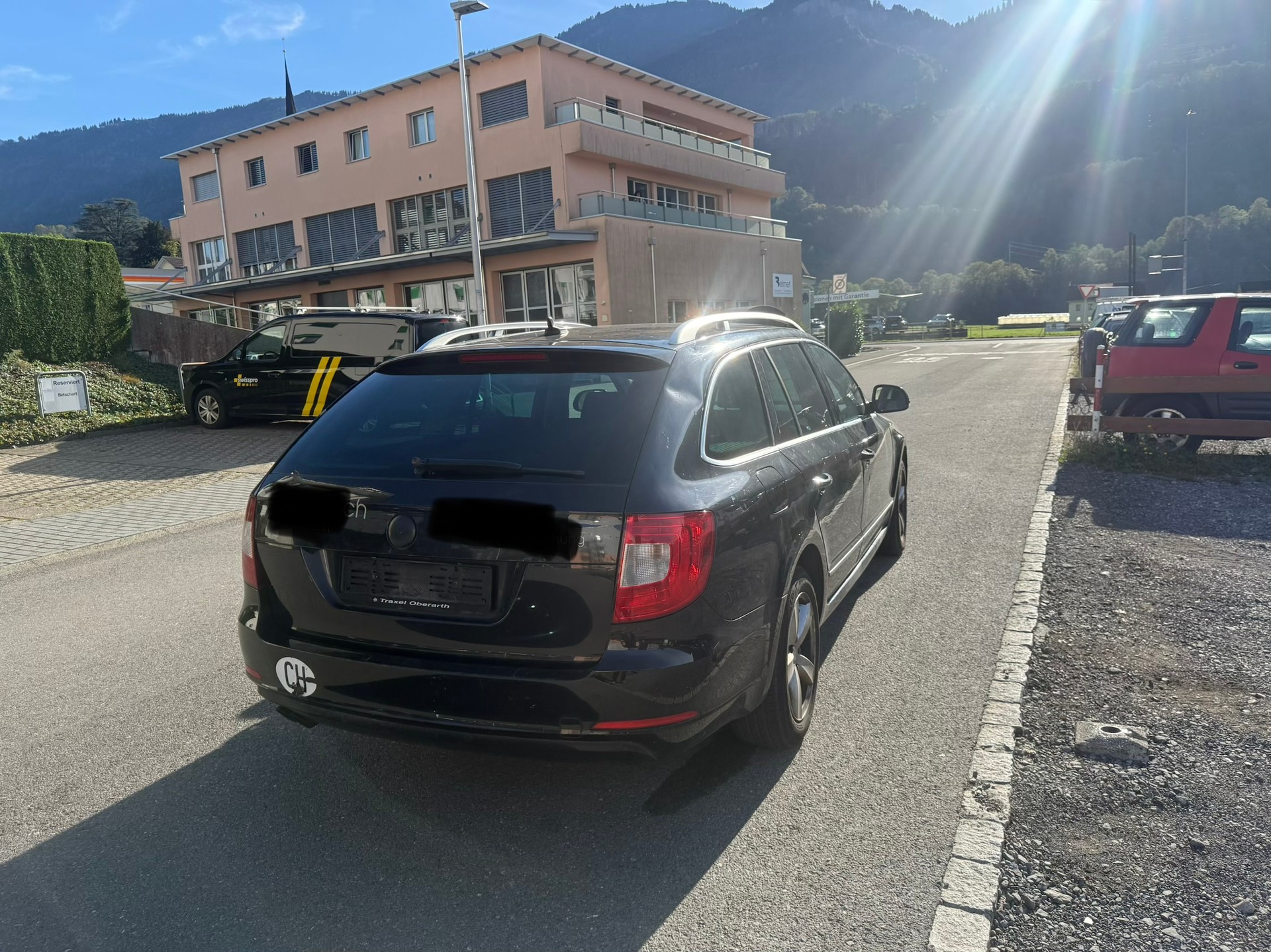 SKODA Superb Combi 2.0 TDi Ambition DSG-image-2