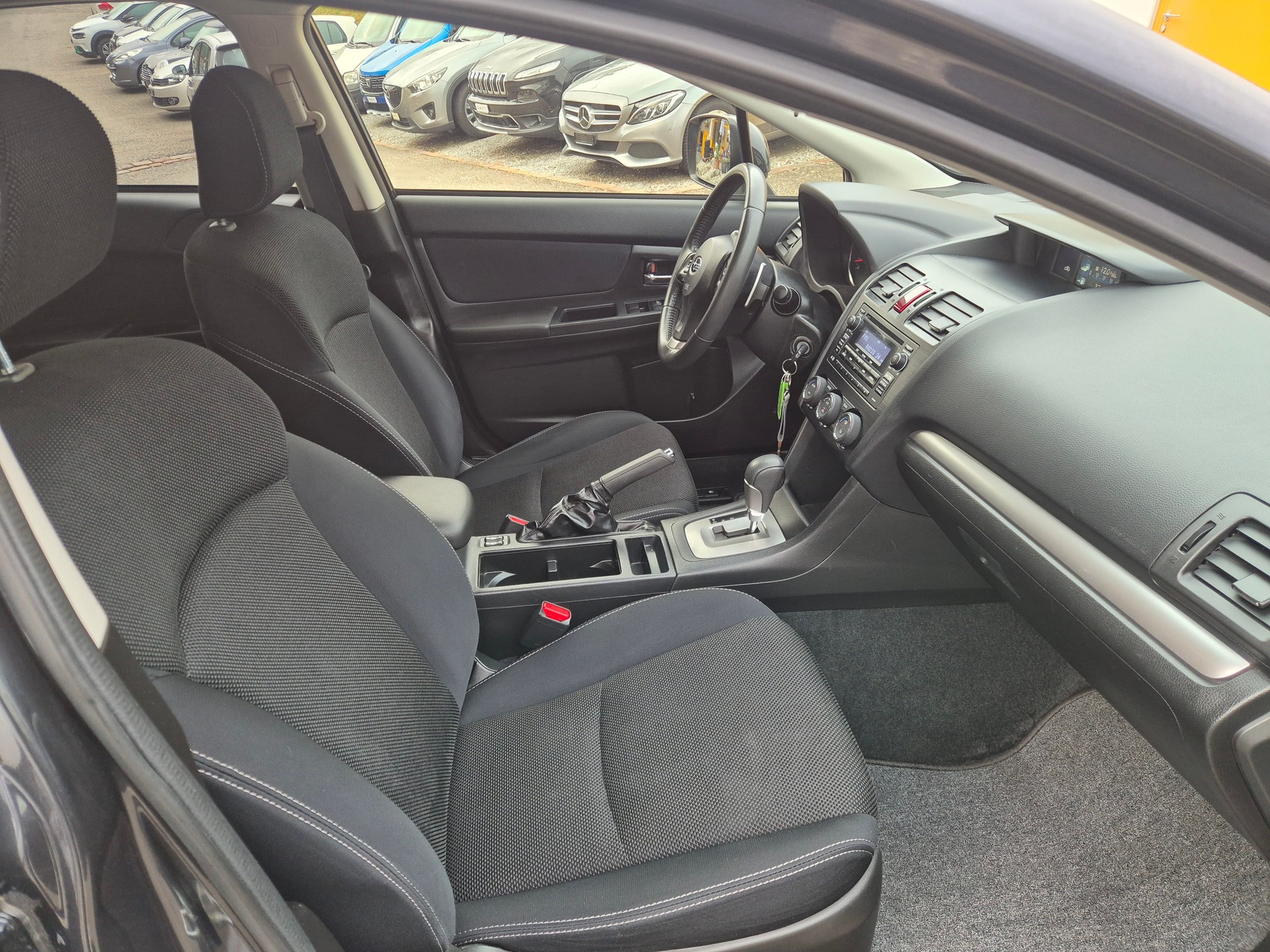 SUBARU XV 2.0 Swiss Two AWD CVT-image-4