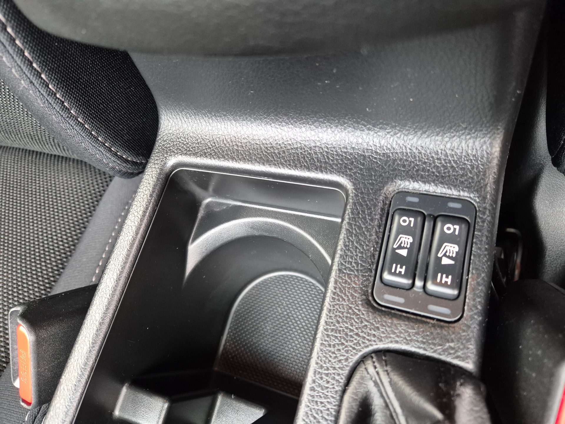 SUBARU XV 2.0 Swiss Two AWD CVT-image-9