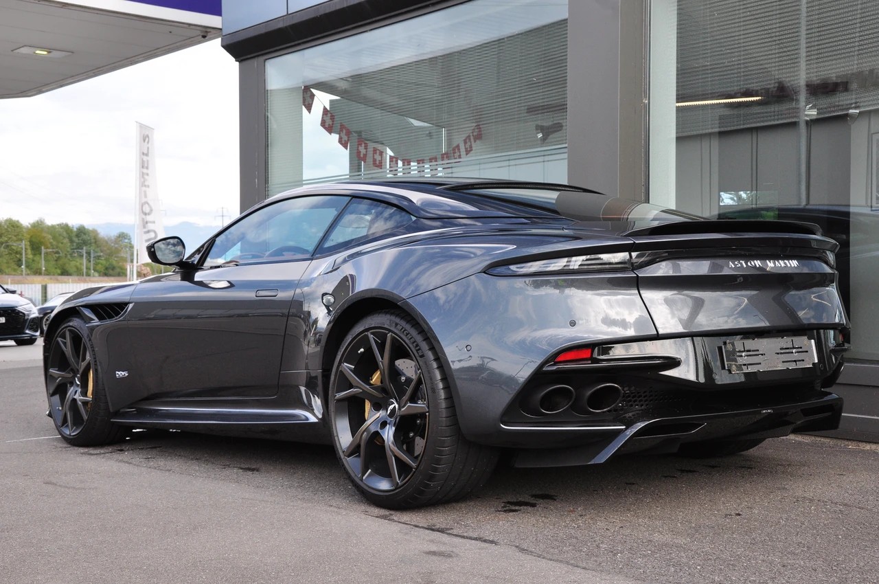 ASTON MARTIN DBS Coupé Superleggera-image-8