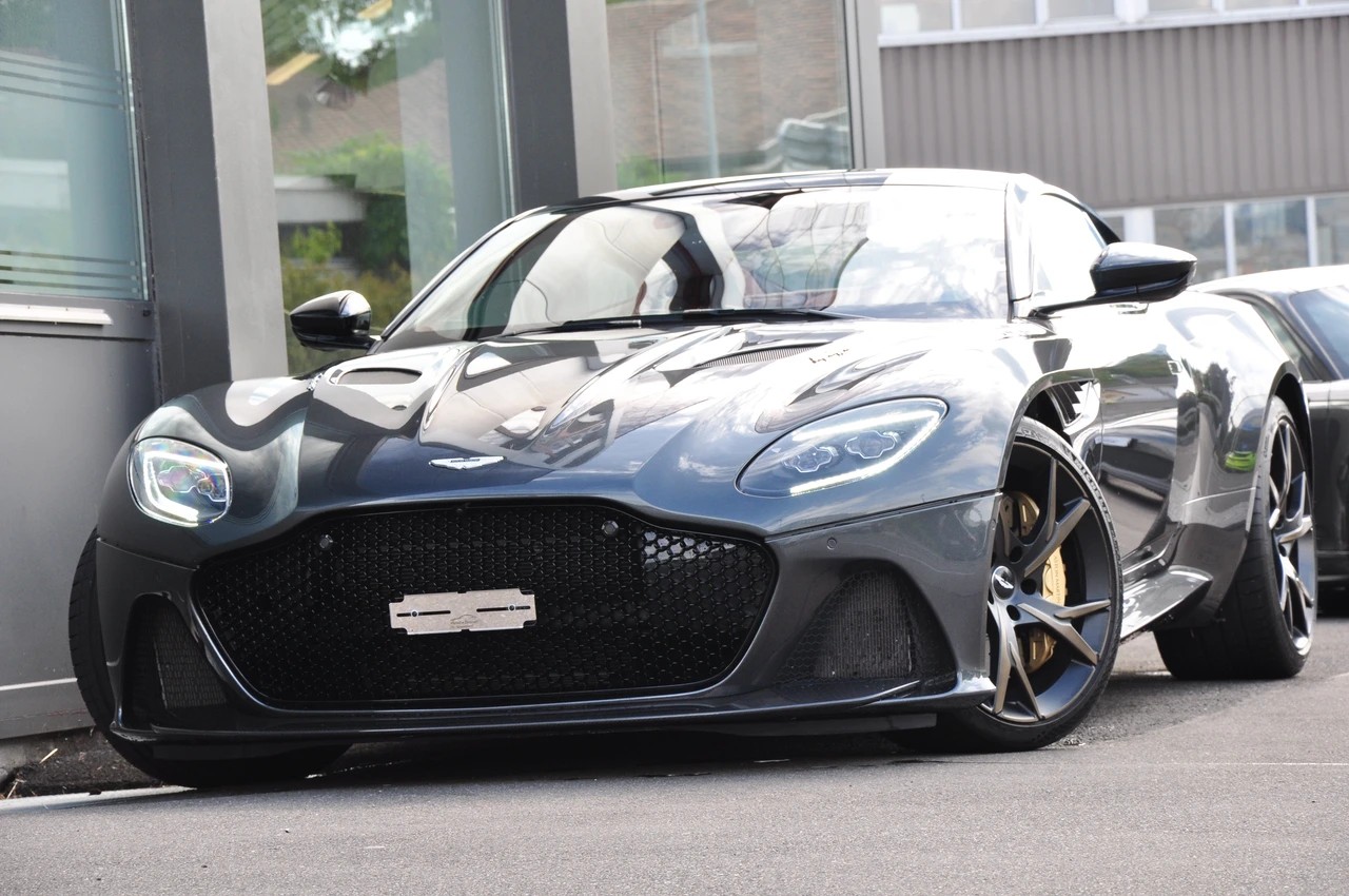 ASTON MARTIN DBS Coupé Superleggera-image-2