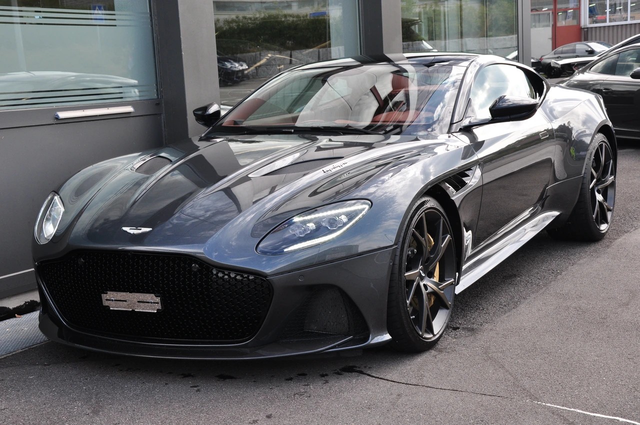 ASTON MARTIN DBS Coupé Superleggera-image-5
