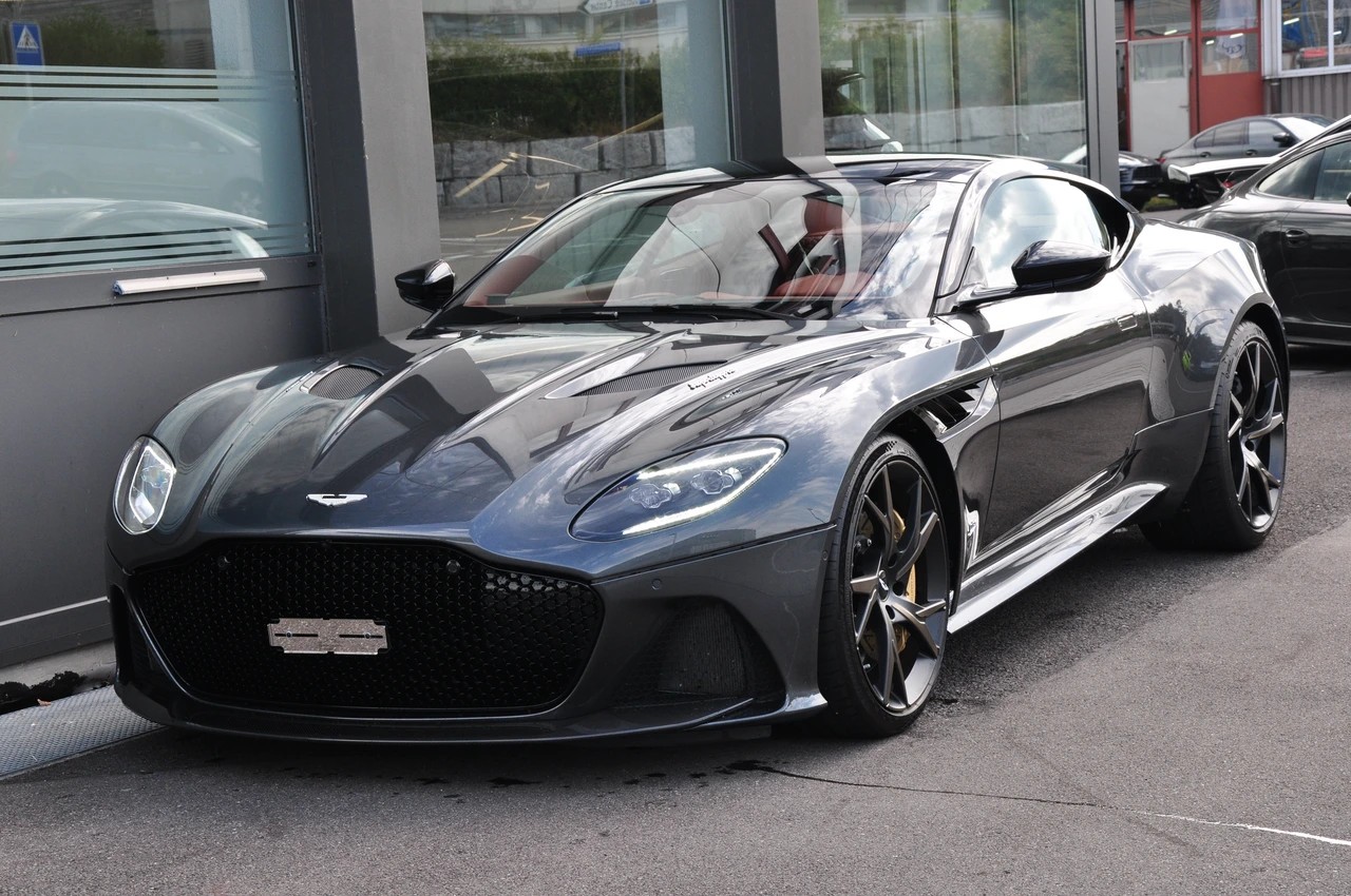 ASTON MARTIN DBS Coupé Superleggera-image-3
