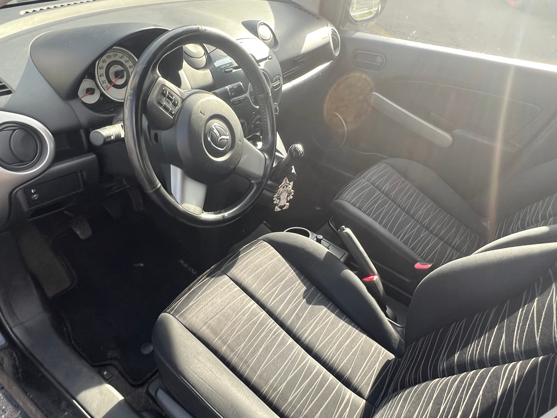 MAZDA 2 1.3i 16V Exclusive-image-6