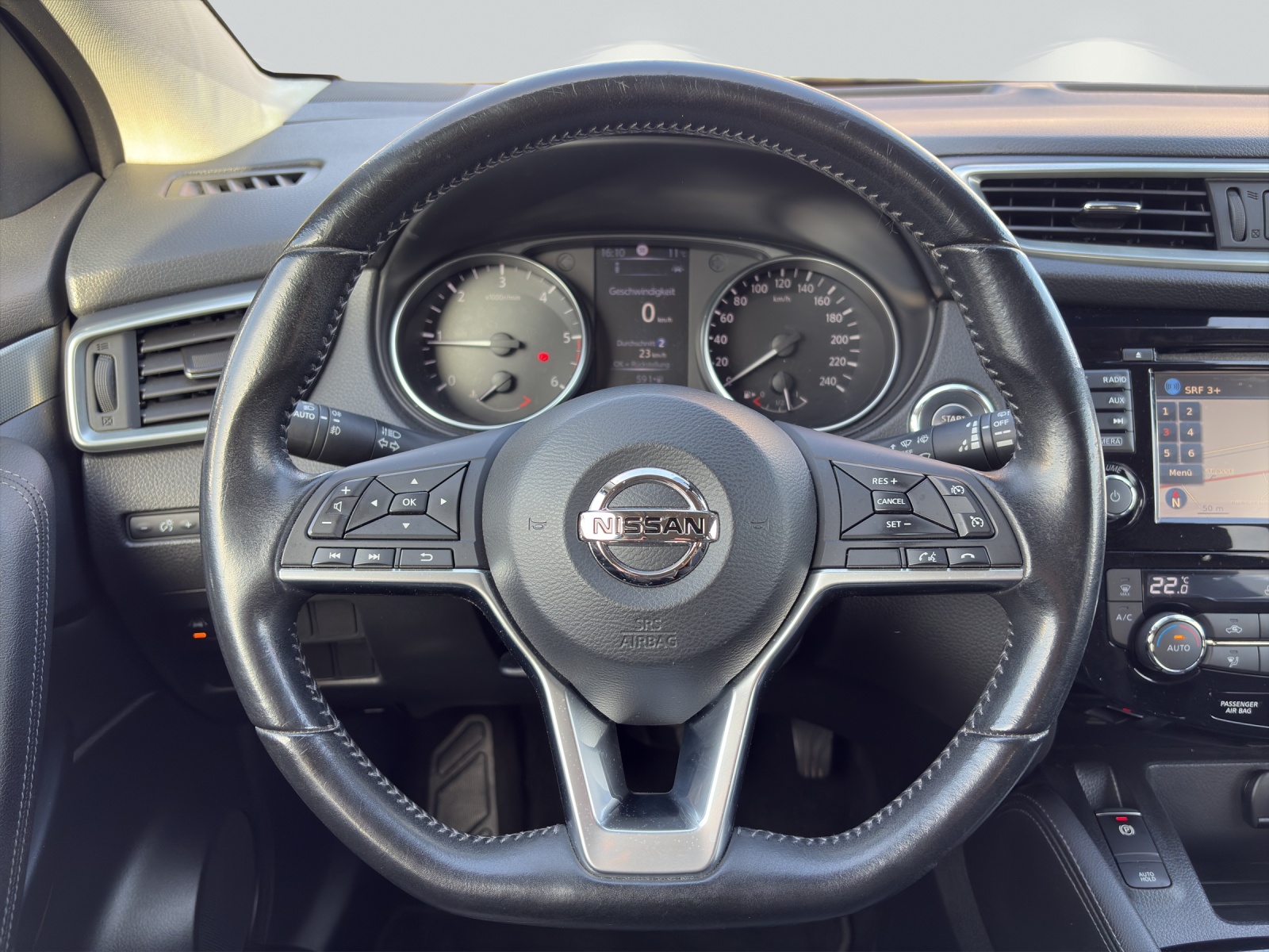 NISSAN Qashqai 1.6 dCi Tekna-image-9