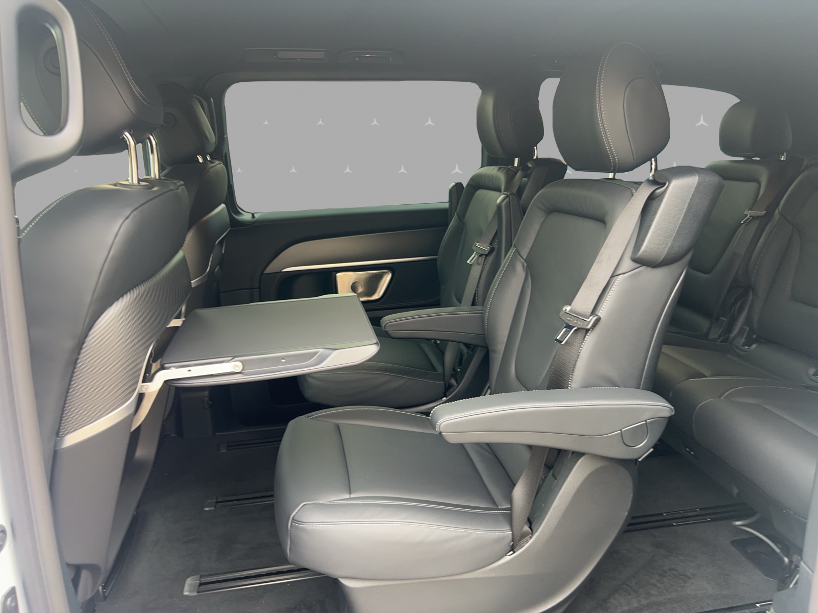 MERCEDES-BENZ V 300 d lang 4Matic Swiss Edition 9G-Tronic-image-13