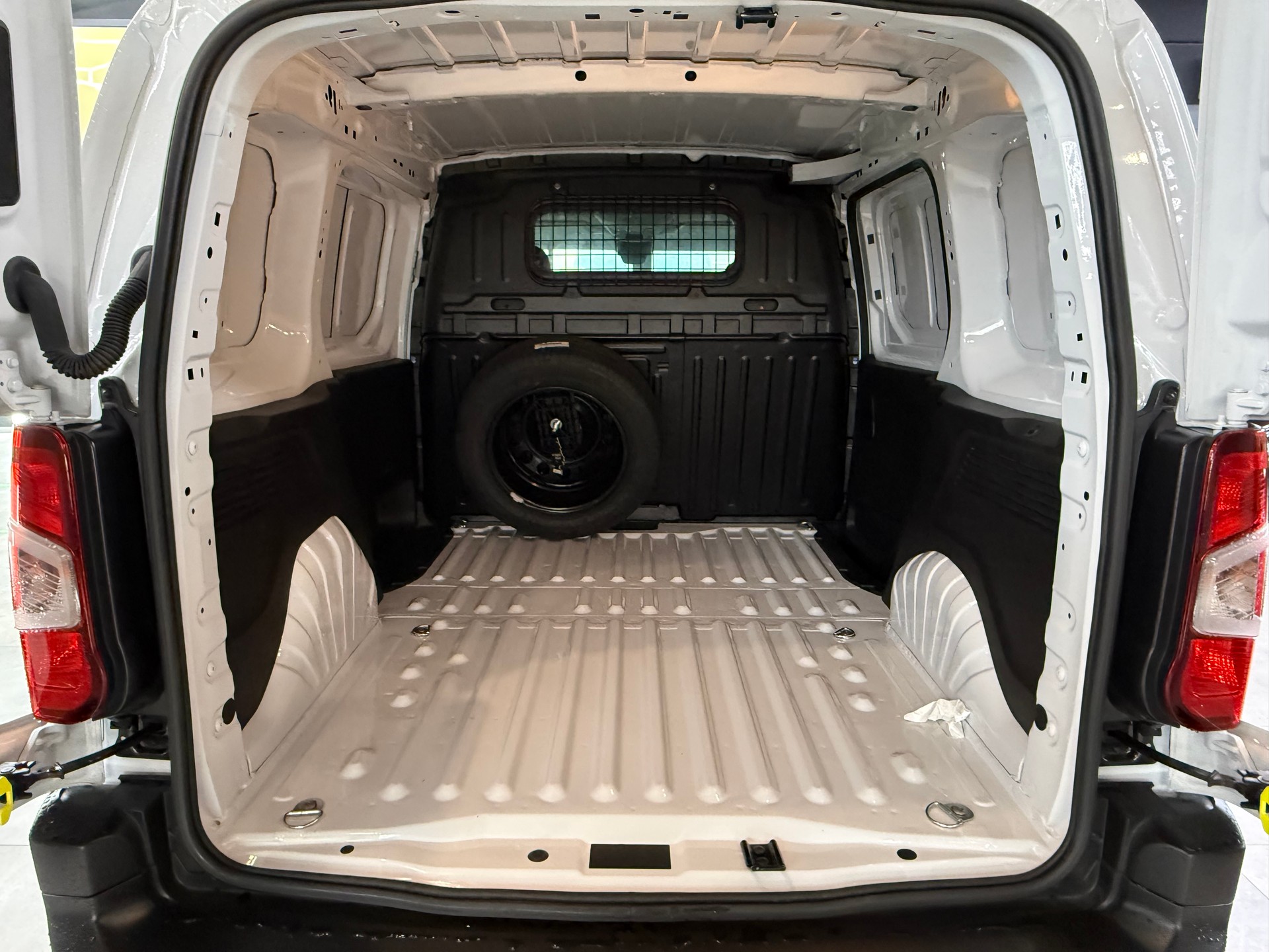 OPEL Combo Cargo 1.5 s/s Erhöhte Nutzlast 4x4 A-image-16