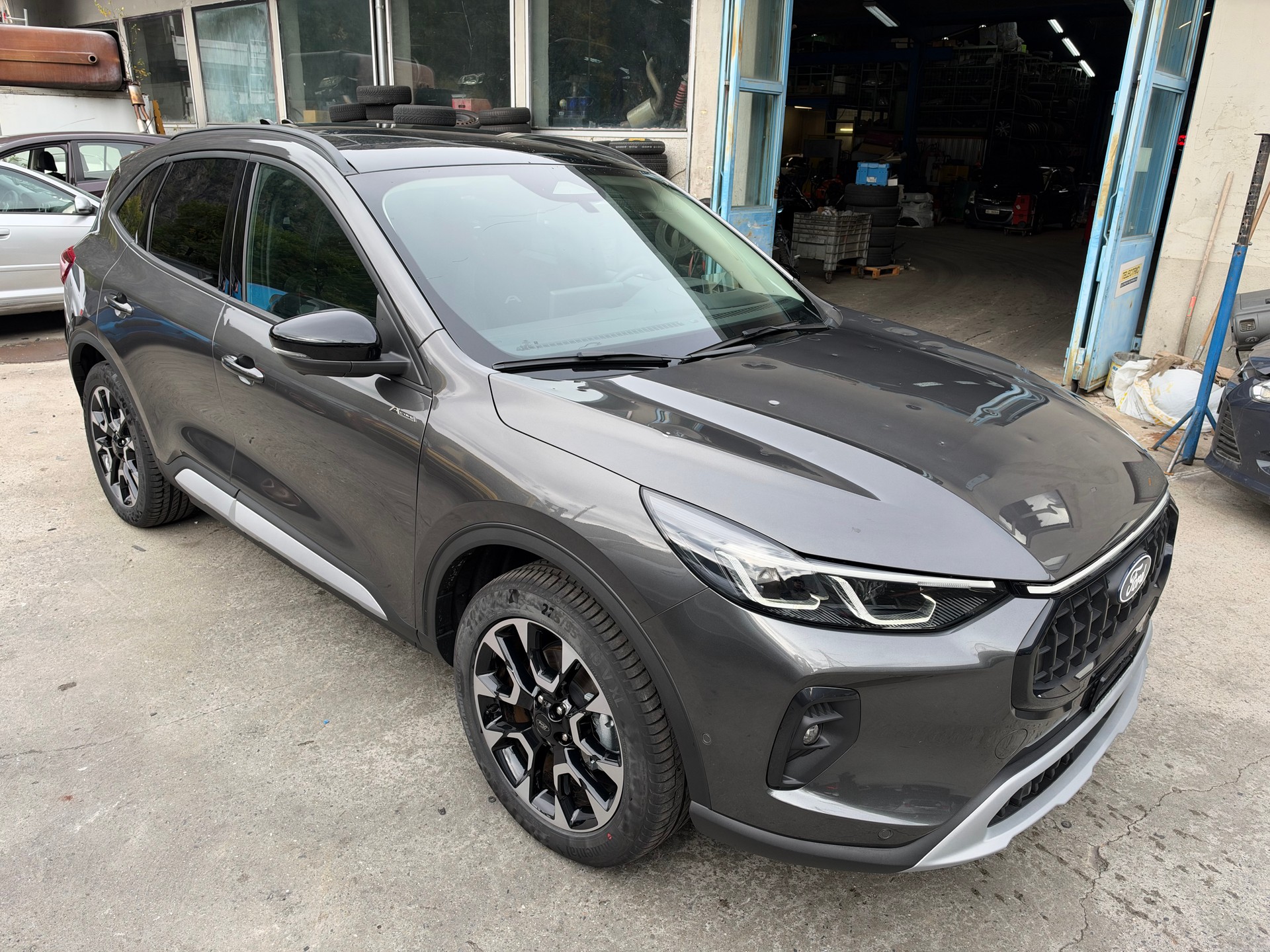 FORD Kuga 2.5 PHEV Active X FWD-image-3