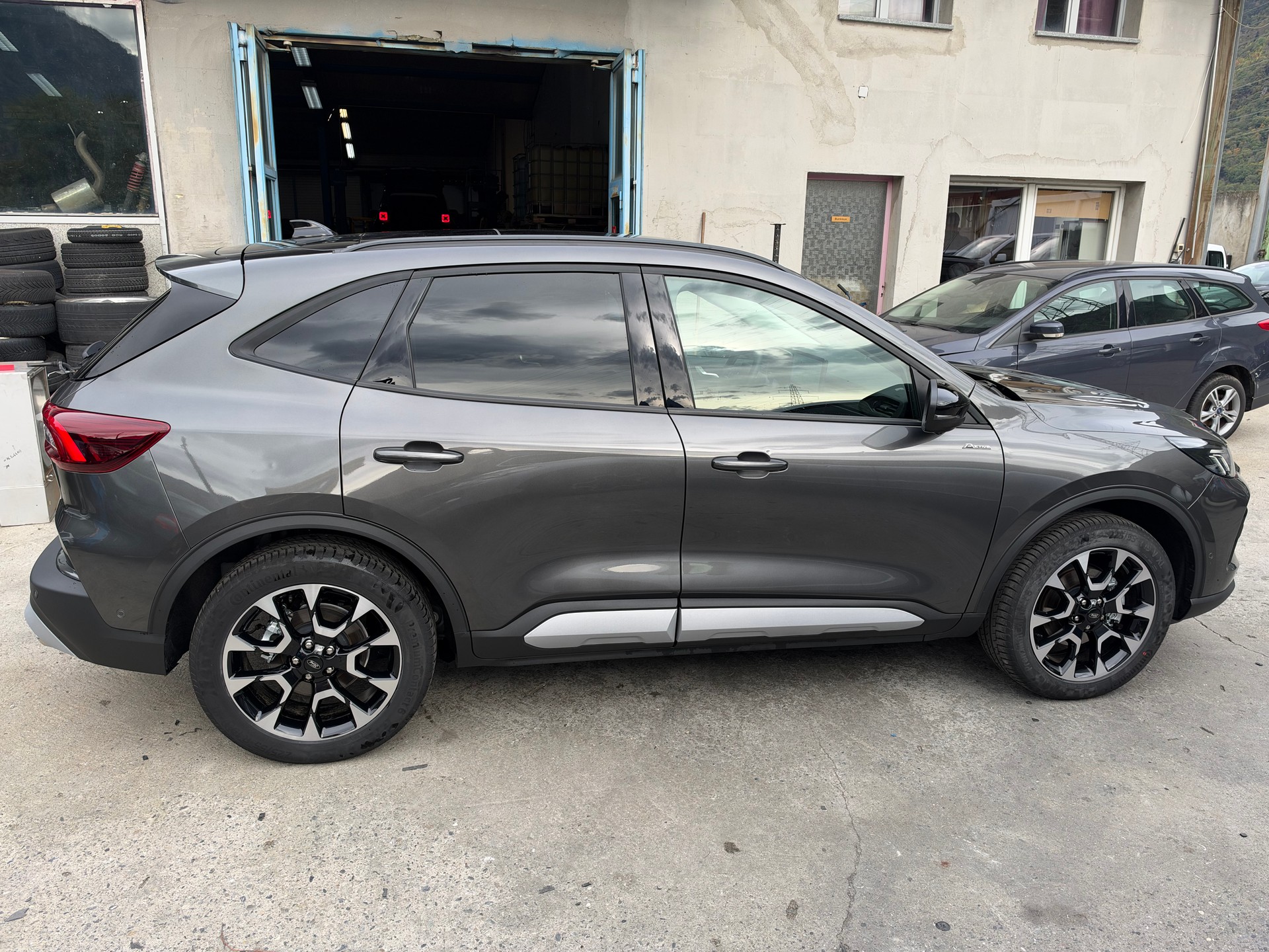 FORD Kuga 2.5 PHEV Active X FWD-image-4