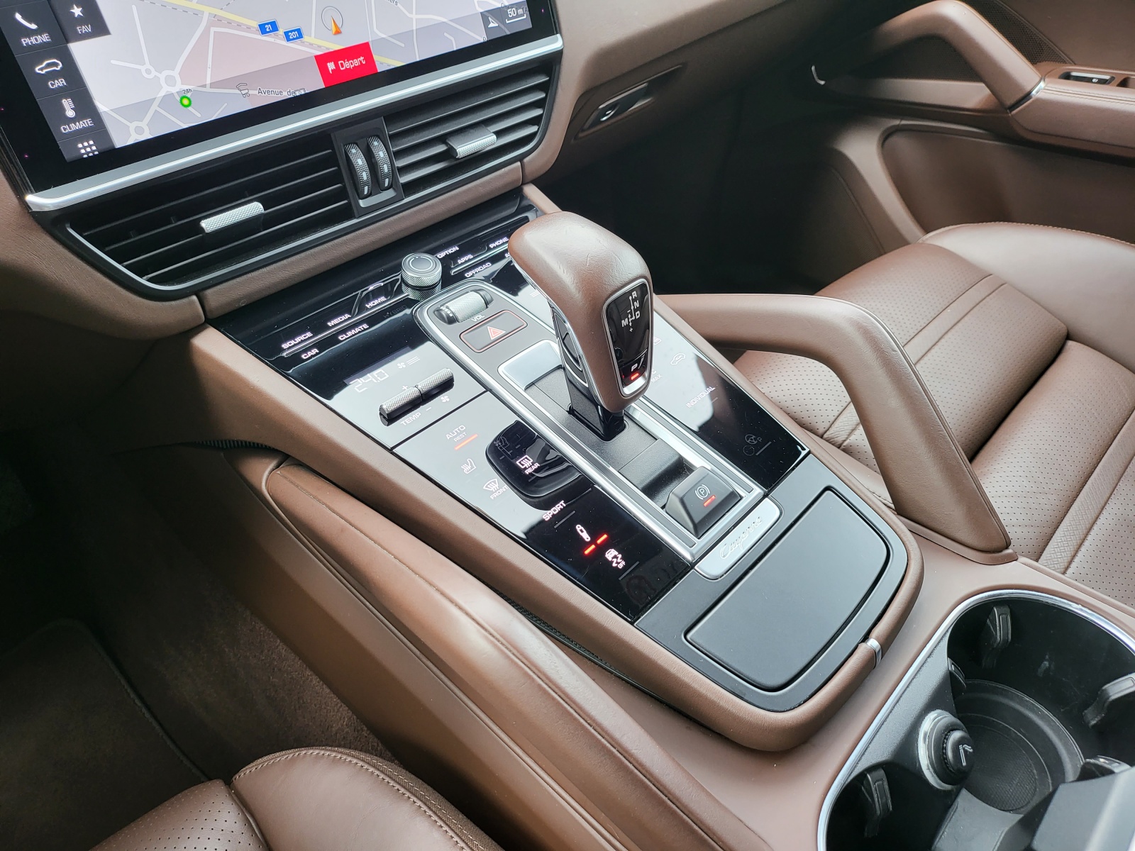 PORSCHE Cayenne-image-13