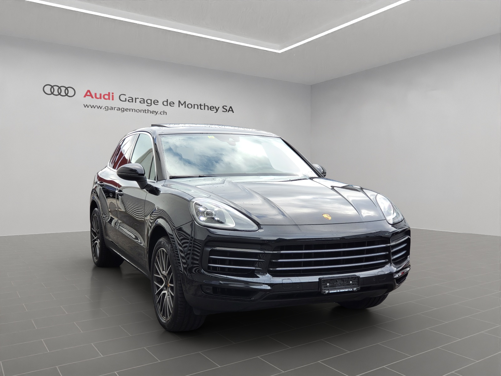 PORSCHE Cayenne-image-2