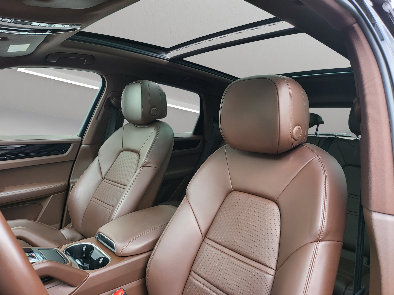 PORSCHE Cayenne-image-7