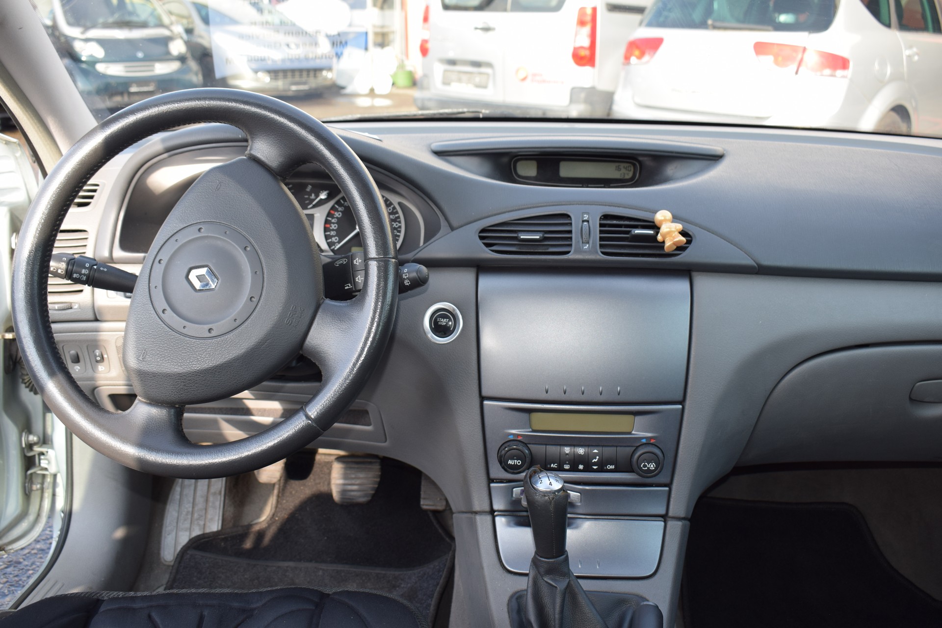 RENAULT Laguna 2.0 16V Expression-image-4