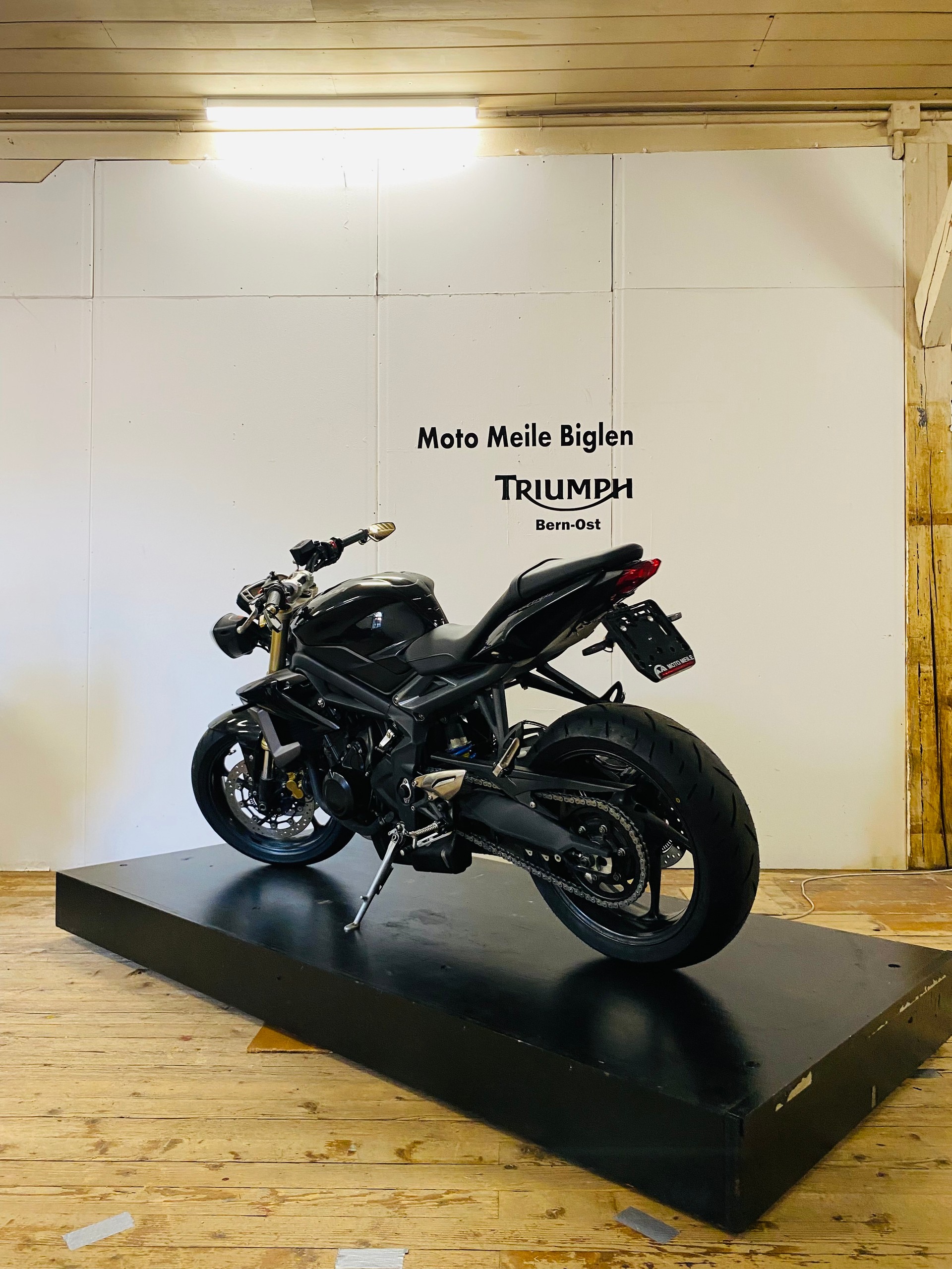 TRIUMPH Street Triple 675 (25kW)-showroom-element-1