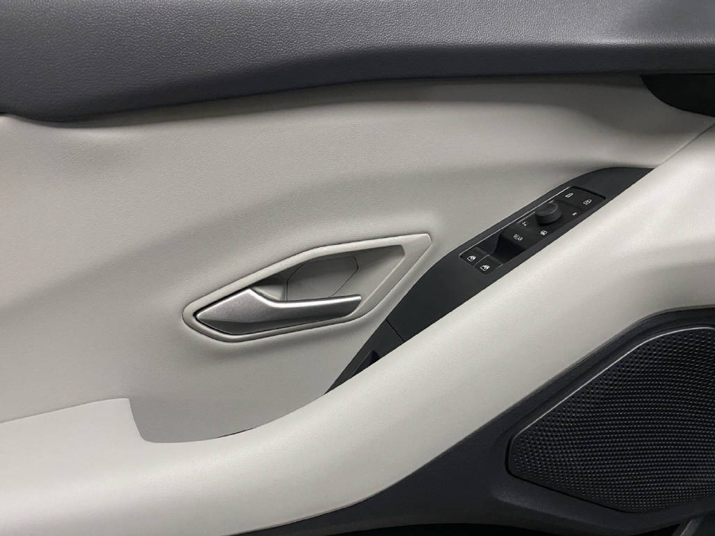 FORD Explorer Extended Range Premium RWD-image-11