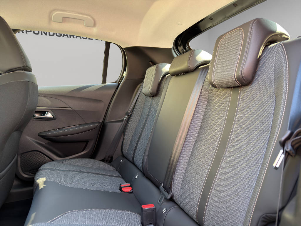 PEUGEOT 208 e-Allure-image-5