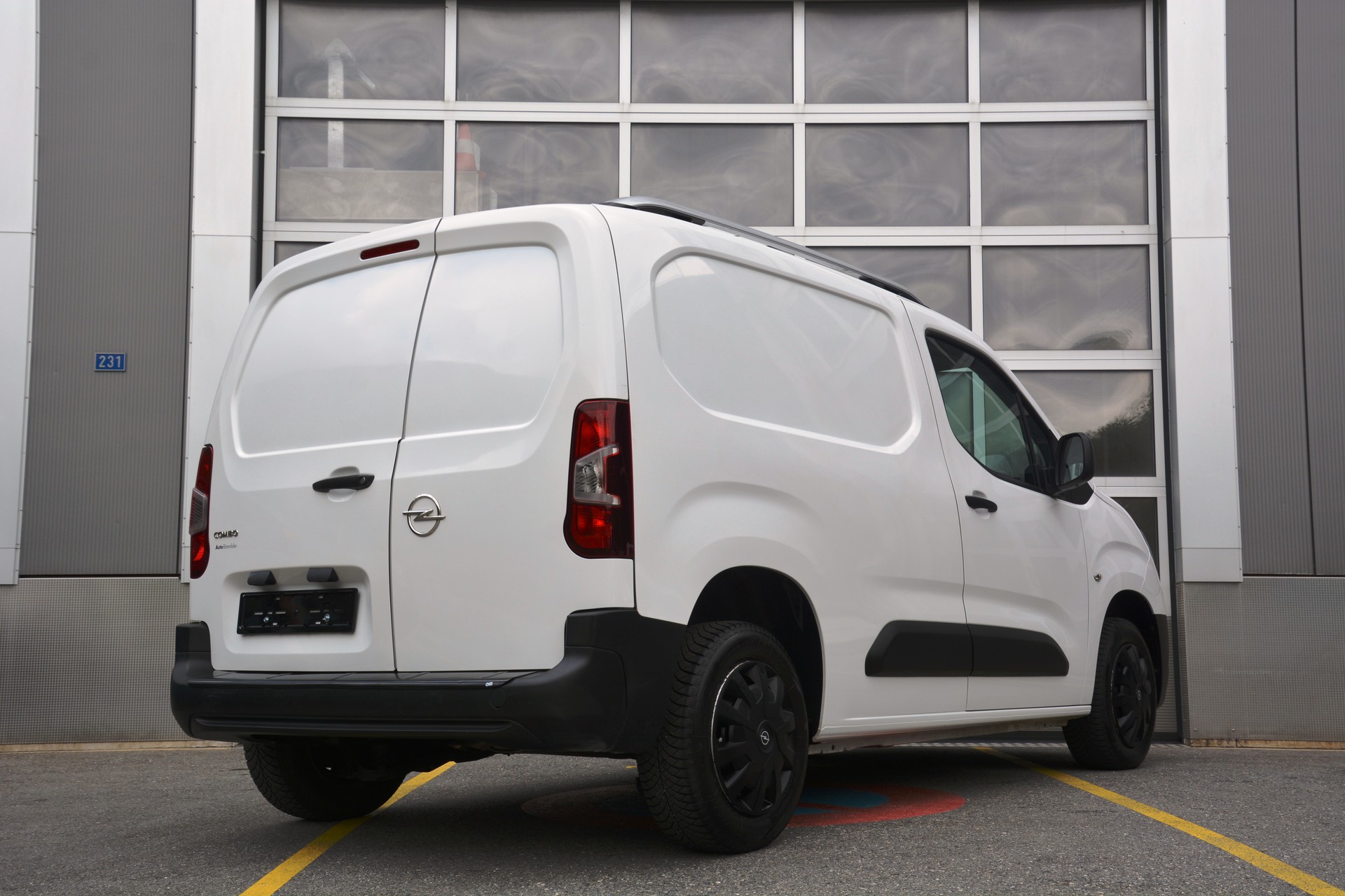 OPEL Combo 1.2 Cargo Enjoy start/stop-image-1