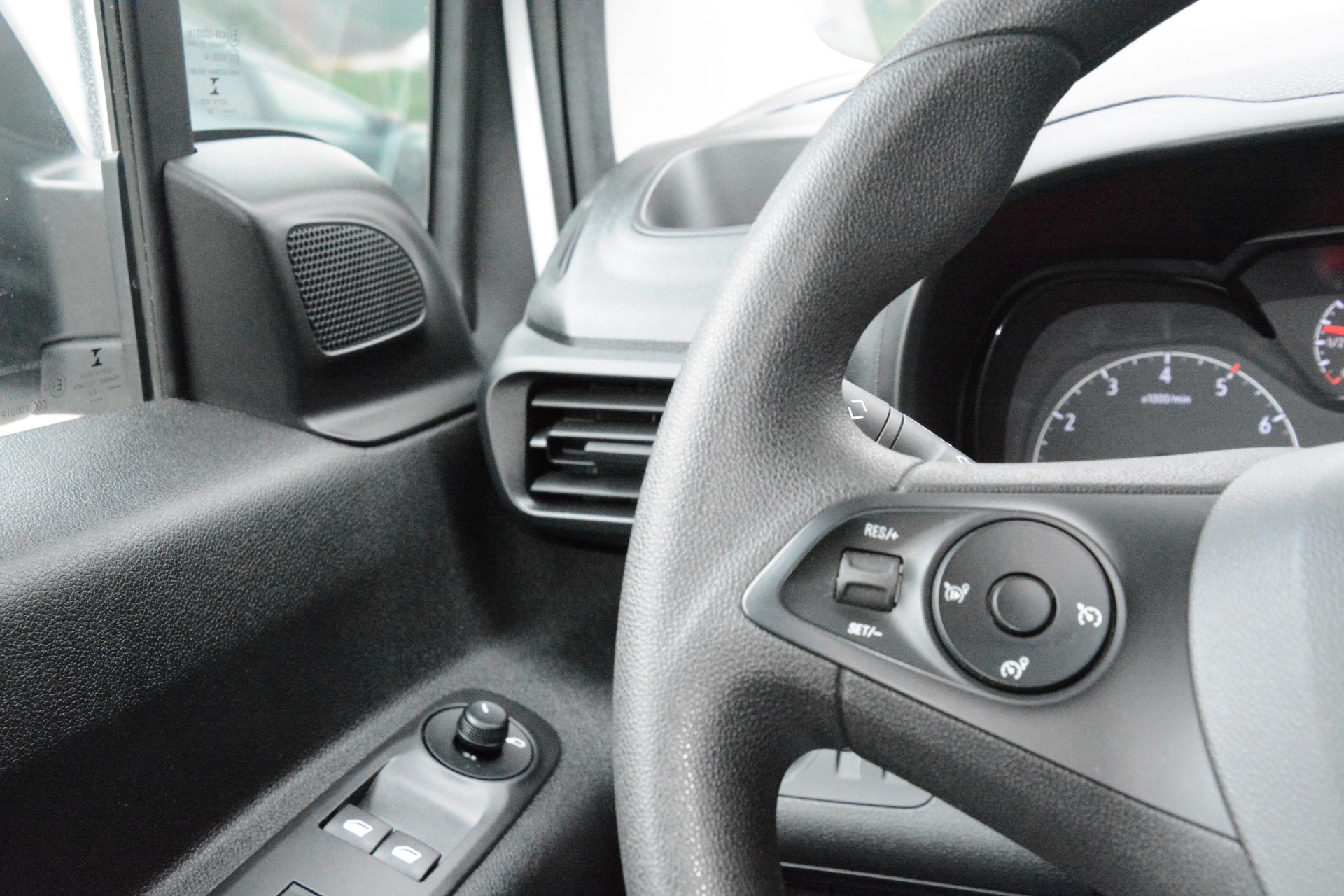 OPEL Combo 1.2 Cargo Enjoy start/stop-image-12