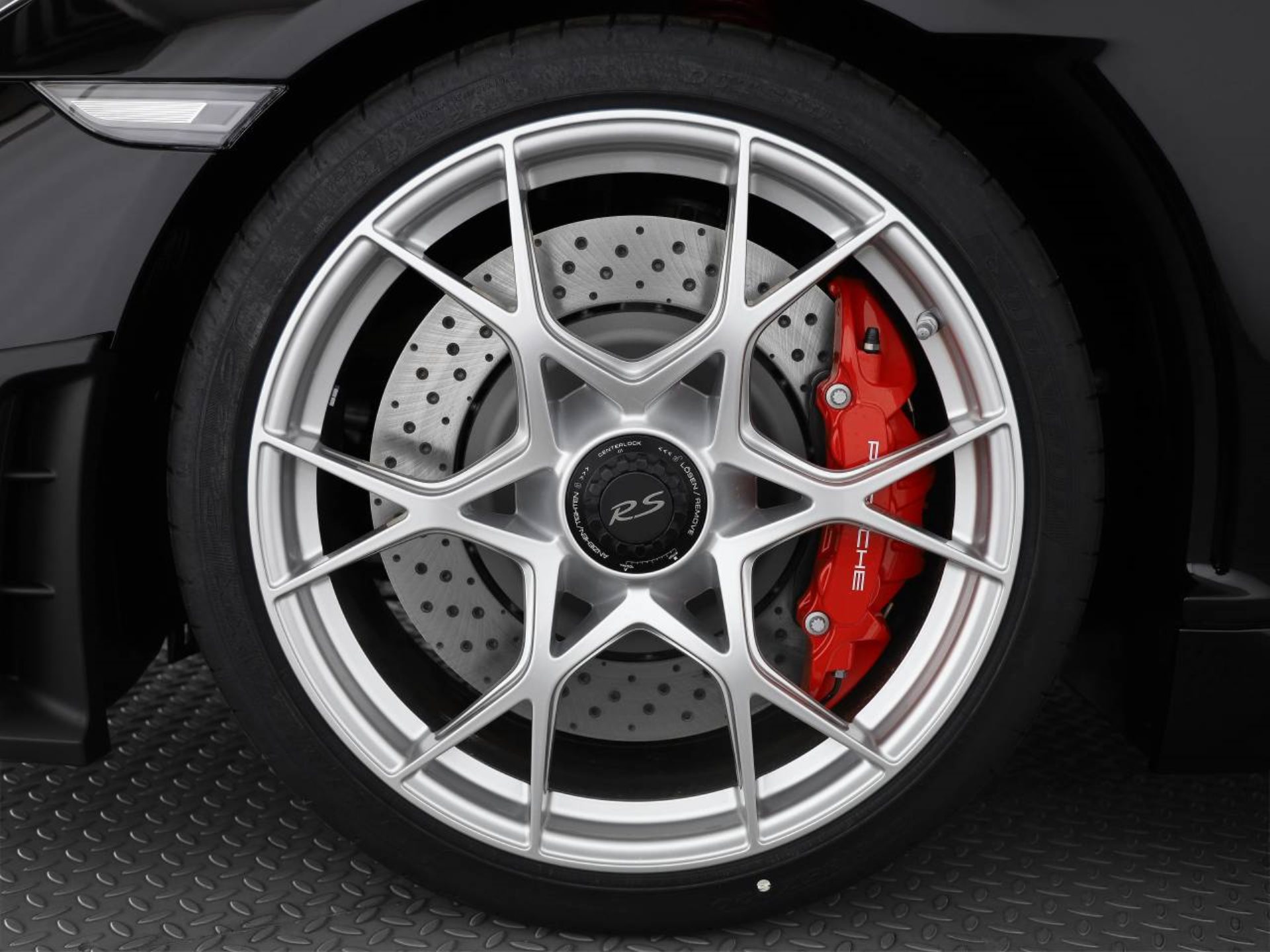 PORSCHE 718 Spyder RS-image-7
