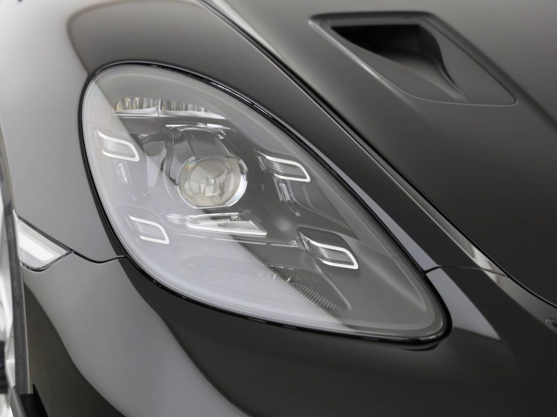 PORSCHE 718 Spyder RS-image-18