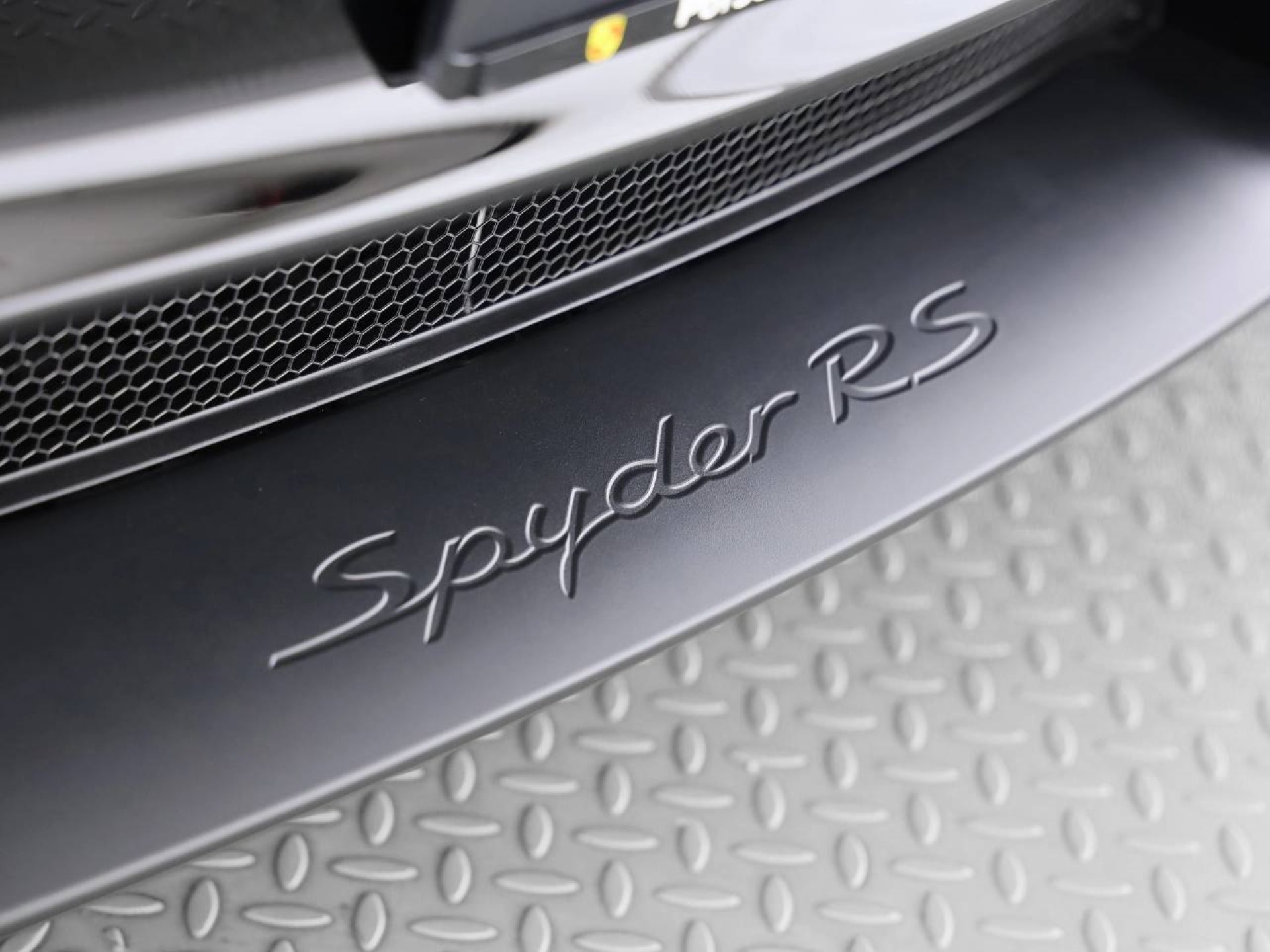 PORSCHE 718 Spyder RS-image-19