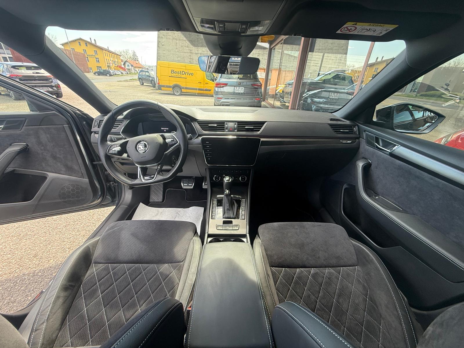 SKODA Superb 1.4 TSI Sport Line PHEV DSG-image-8