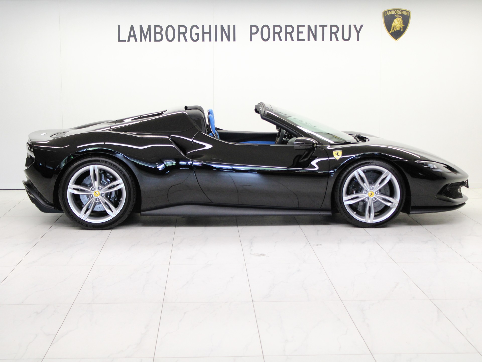 FERRARI 296 GTS-image-1