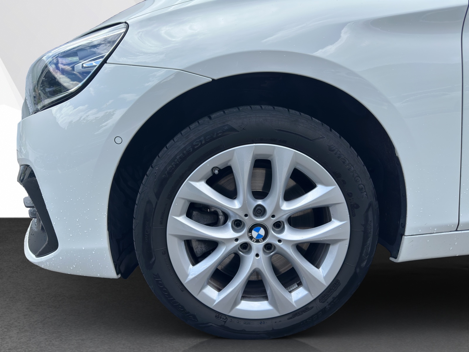 BMW 218d xDrive Gran Tourer-image-15