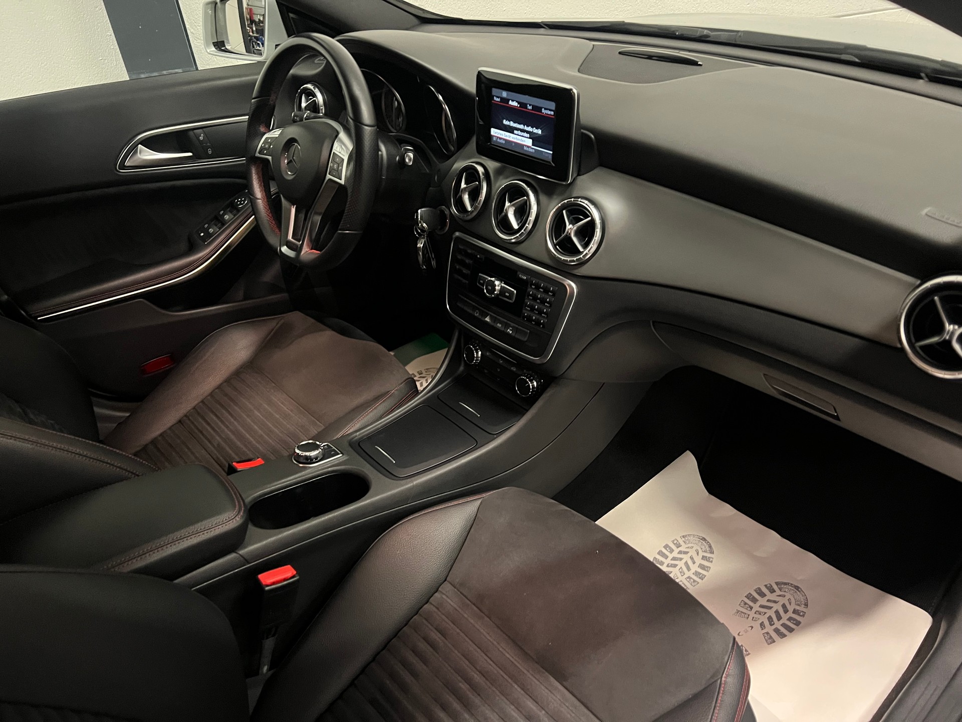 MERCEDES-BENZ CLA 200 AMG Line 7G-DCT-image-19