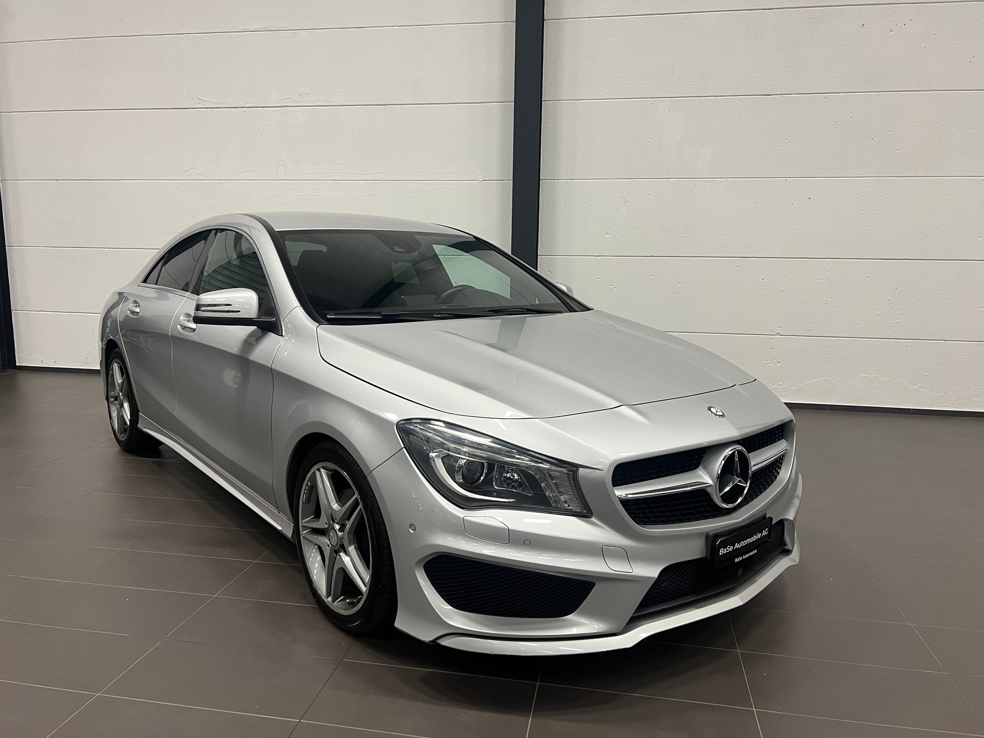 MERCEDES-BENZ CLA 200 AMG Line 7G-DCT-image-1