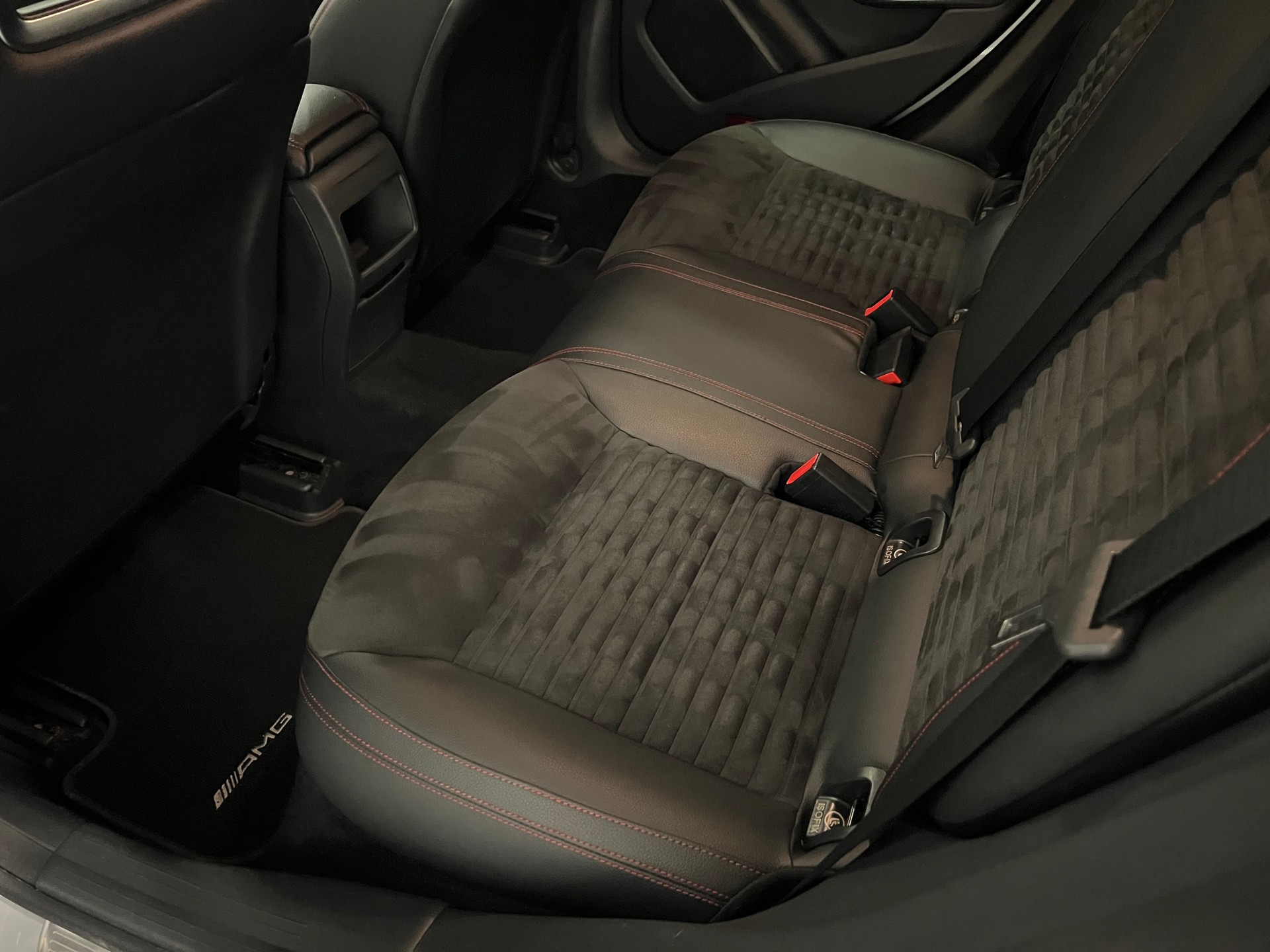 MERCEDES-BENZ CLA 200 AMG Line 7G-DCT-image-22