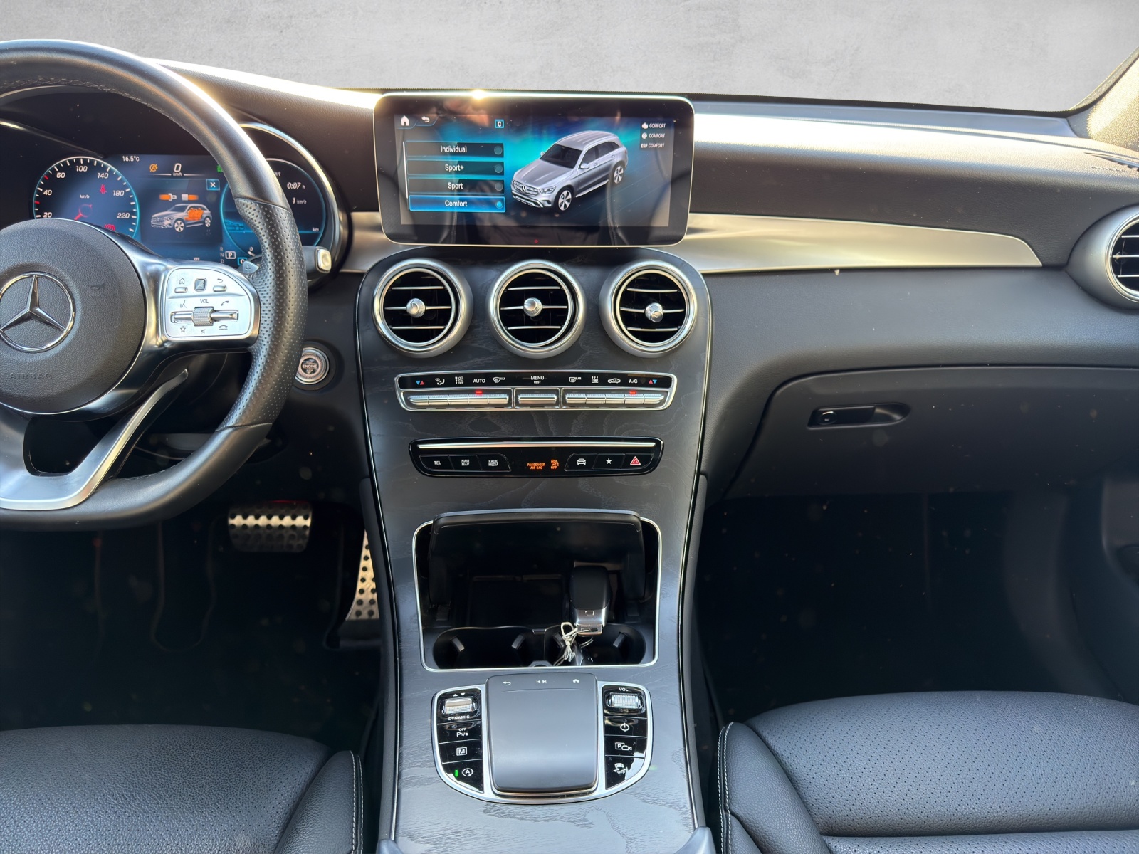 MERCEDES-BENZ GLC 300 d AMG Line 4Matic 9G-Tronic-image-9