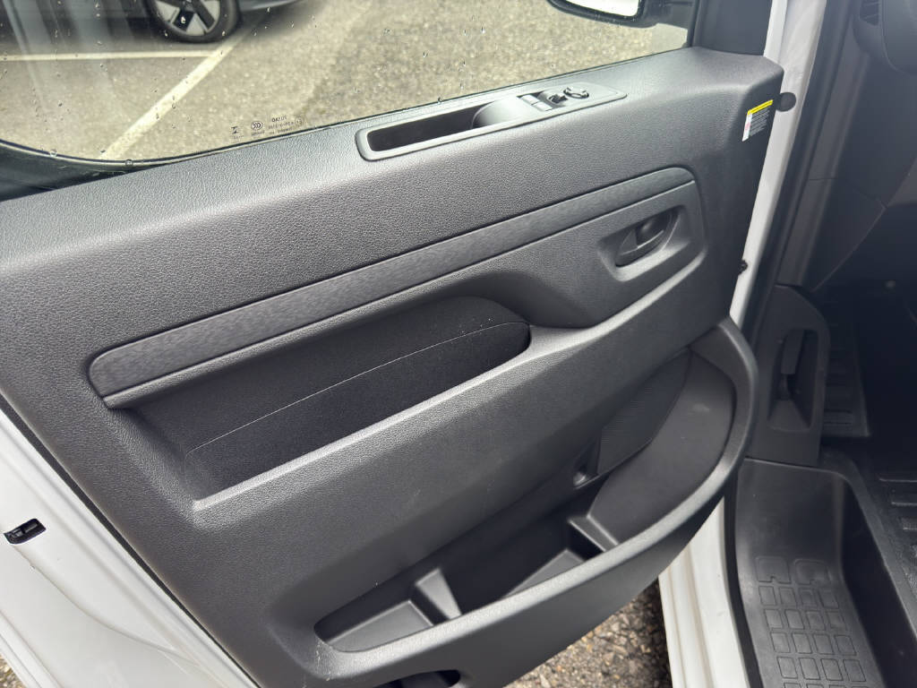 FIAT E-Scudo Kaw. L2 50 kWh Easy Pro-image-13