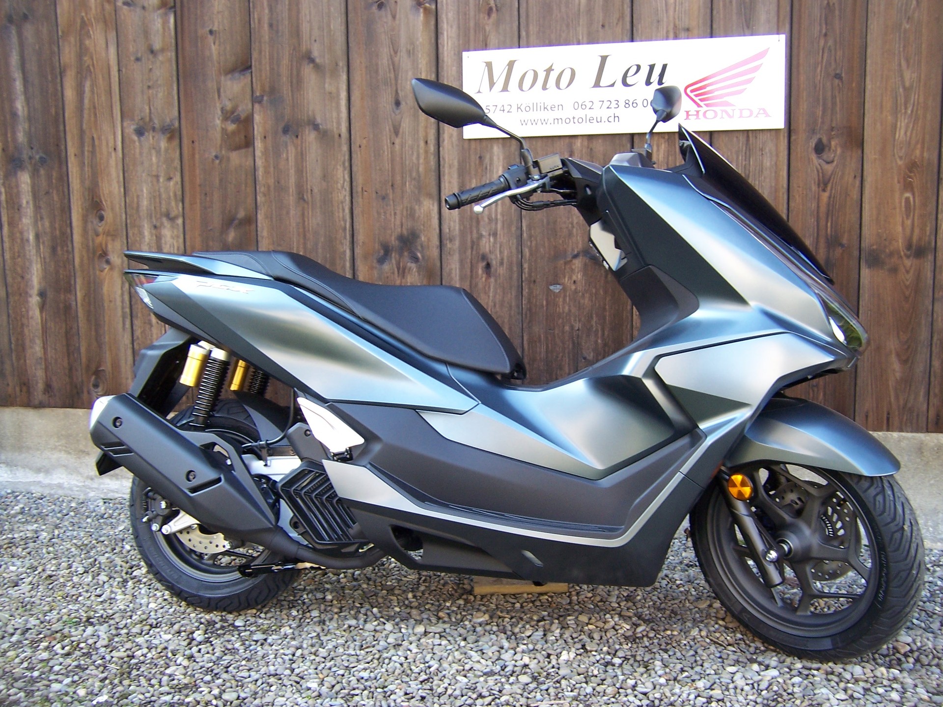 HONDA PCX 125 DX TFT. connectivity-showroom-element-3