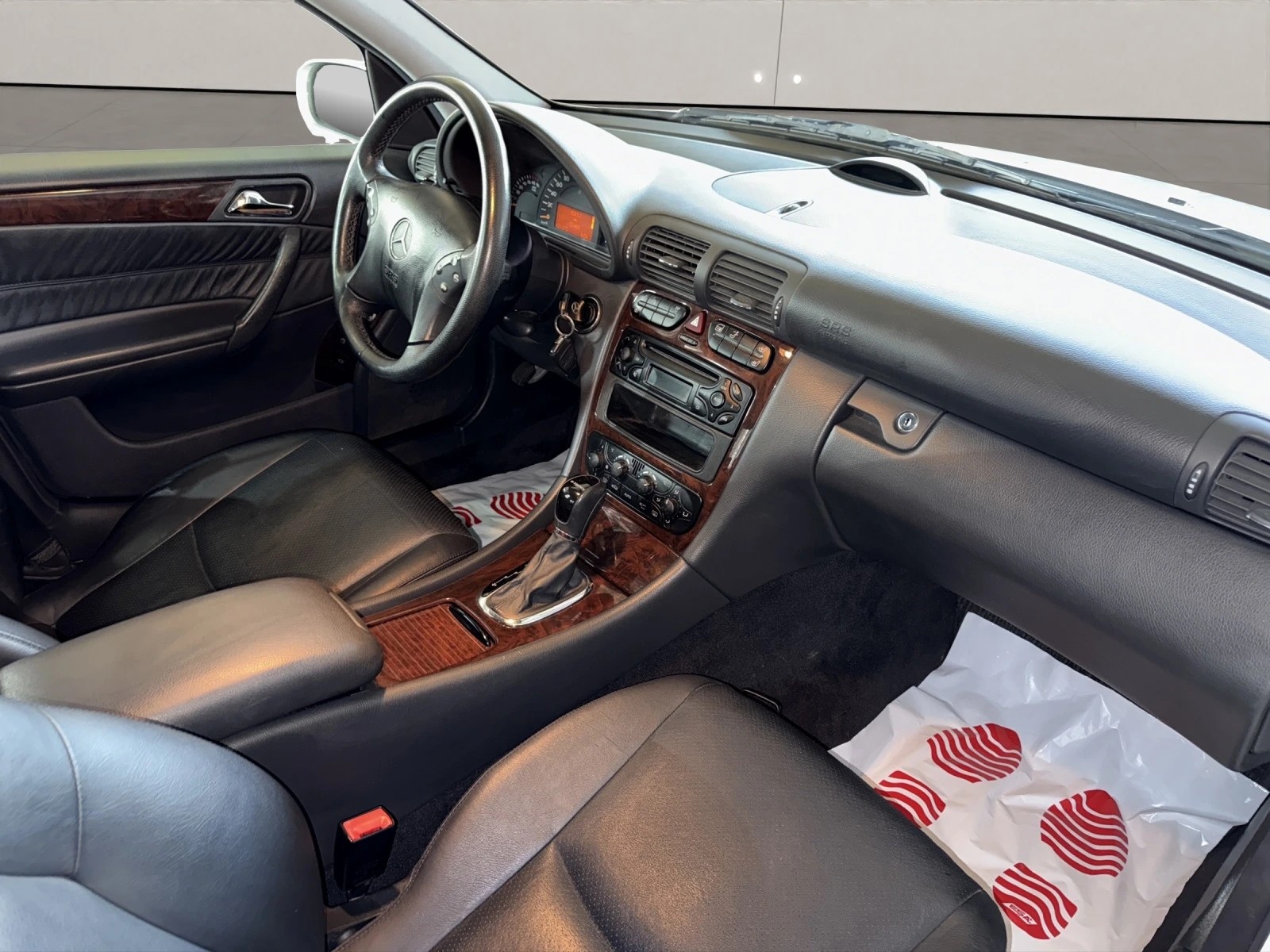 MERCEDES-BENZ C 320 Elégance 4Matic Automatic-image-9
