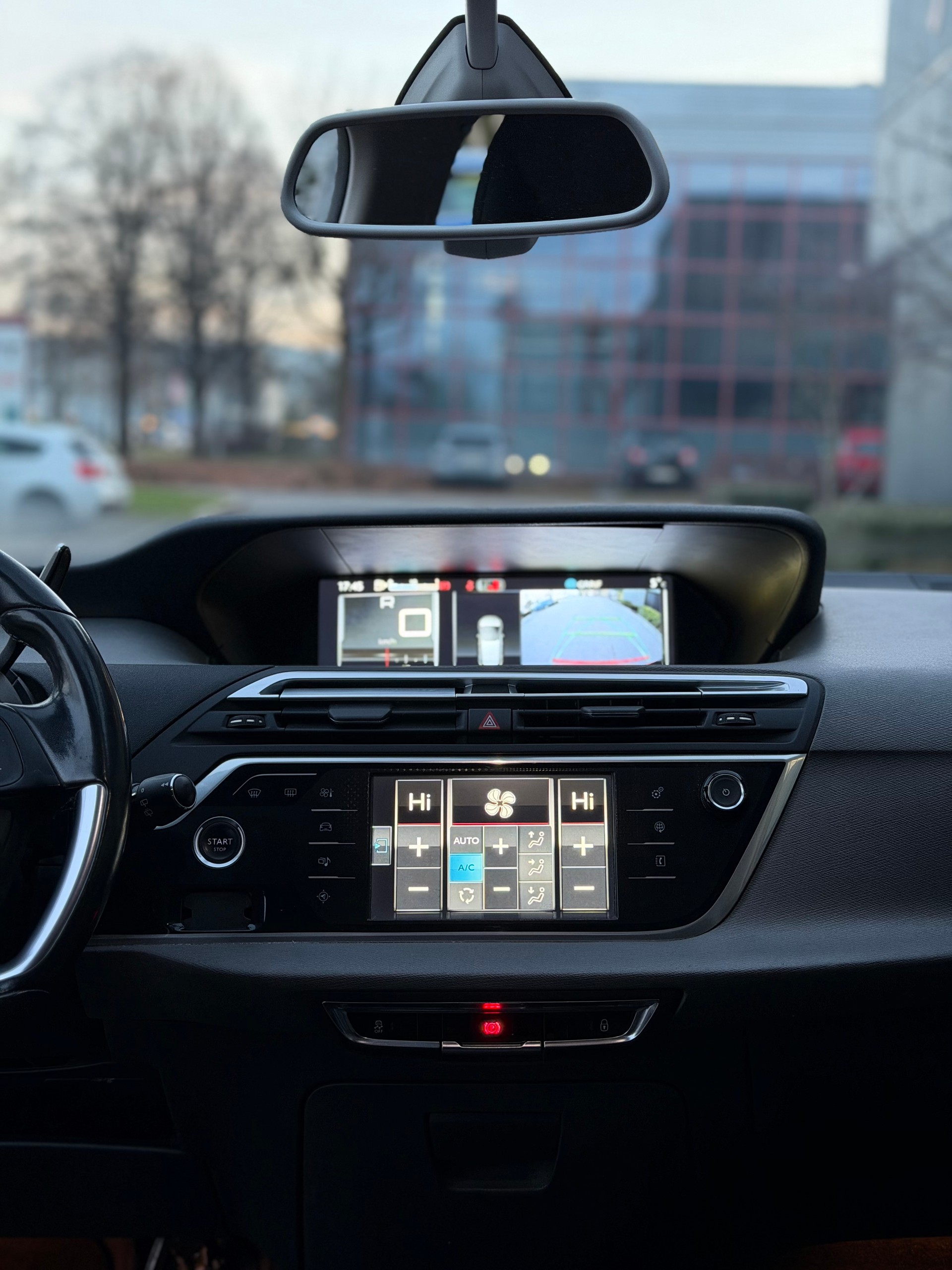 CITROEN C4 Picasso 1.6i 16V e-THP Exclusive Automatic-image-9