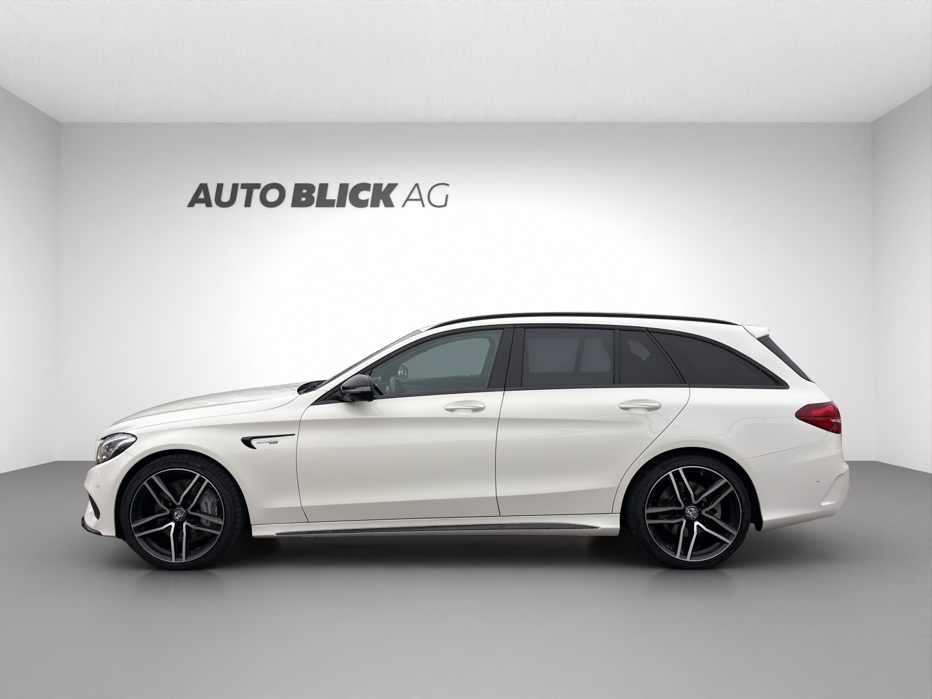 MERCEDES-BENZ C 43 AMG 4Matic 9G-Tronic-image-3