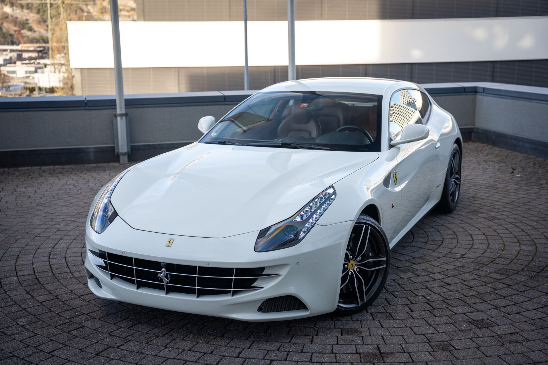 FERRARI FF