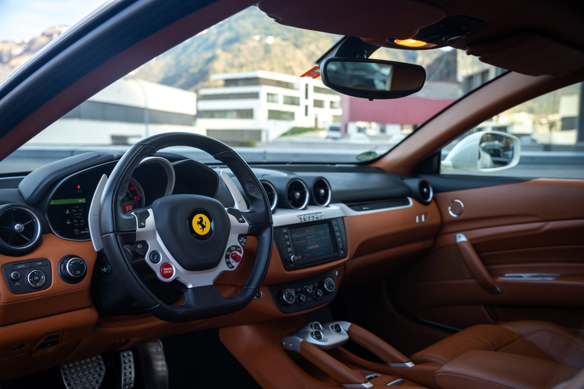 FERRARI FF-image-9