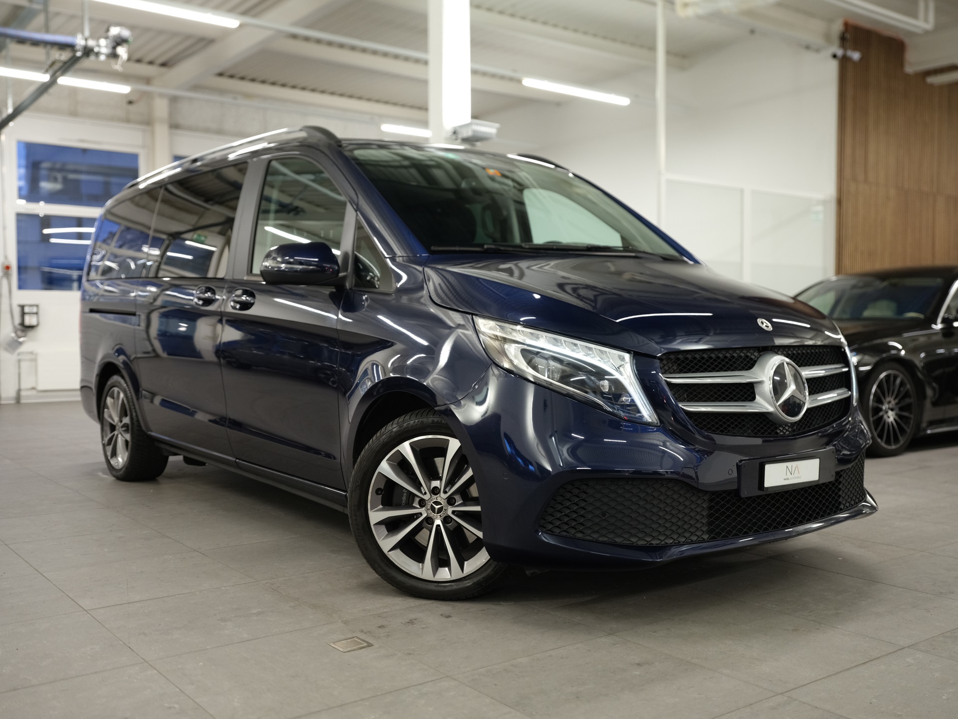 MERCEDES-BENZ V 220 d lang 4Matic 9G-Tronic-image-0