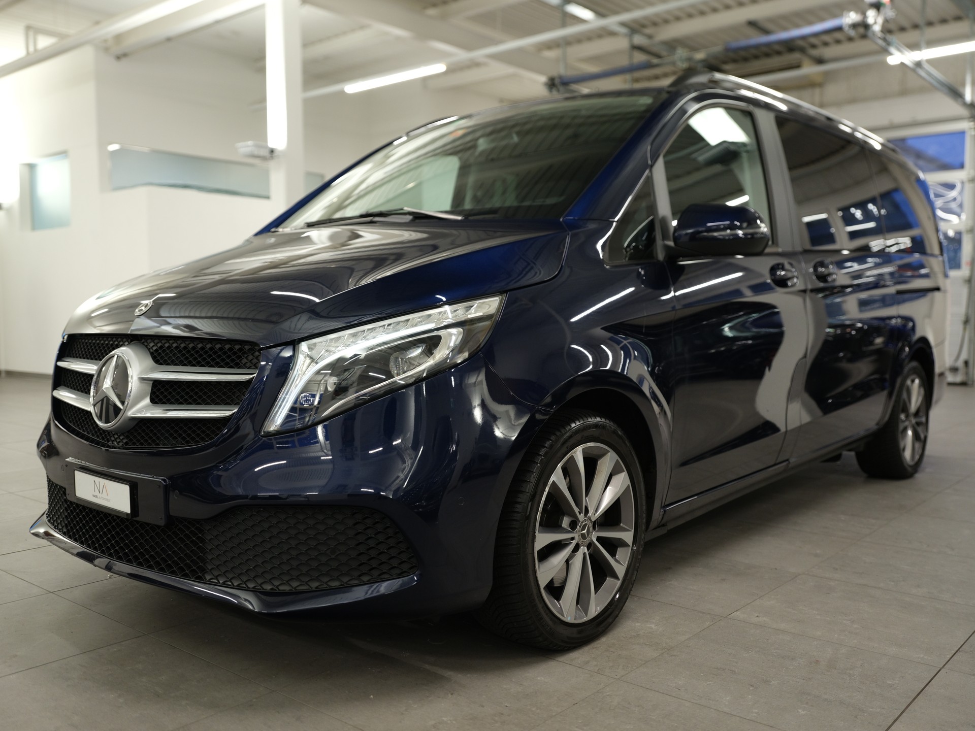MERCEDES-BENZ V 220 d lang 4Matic 9G-Tronic-image-3