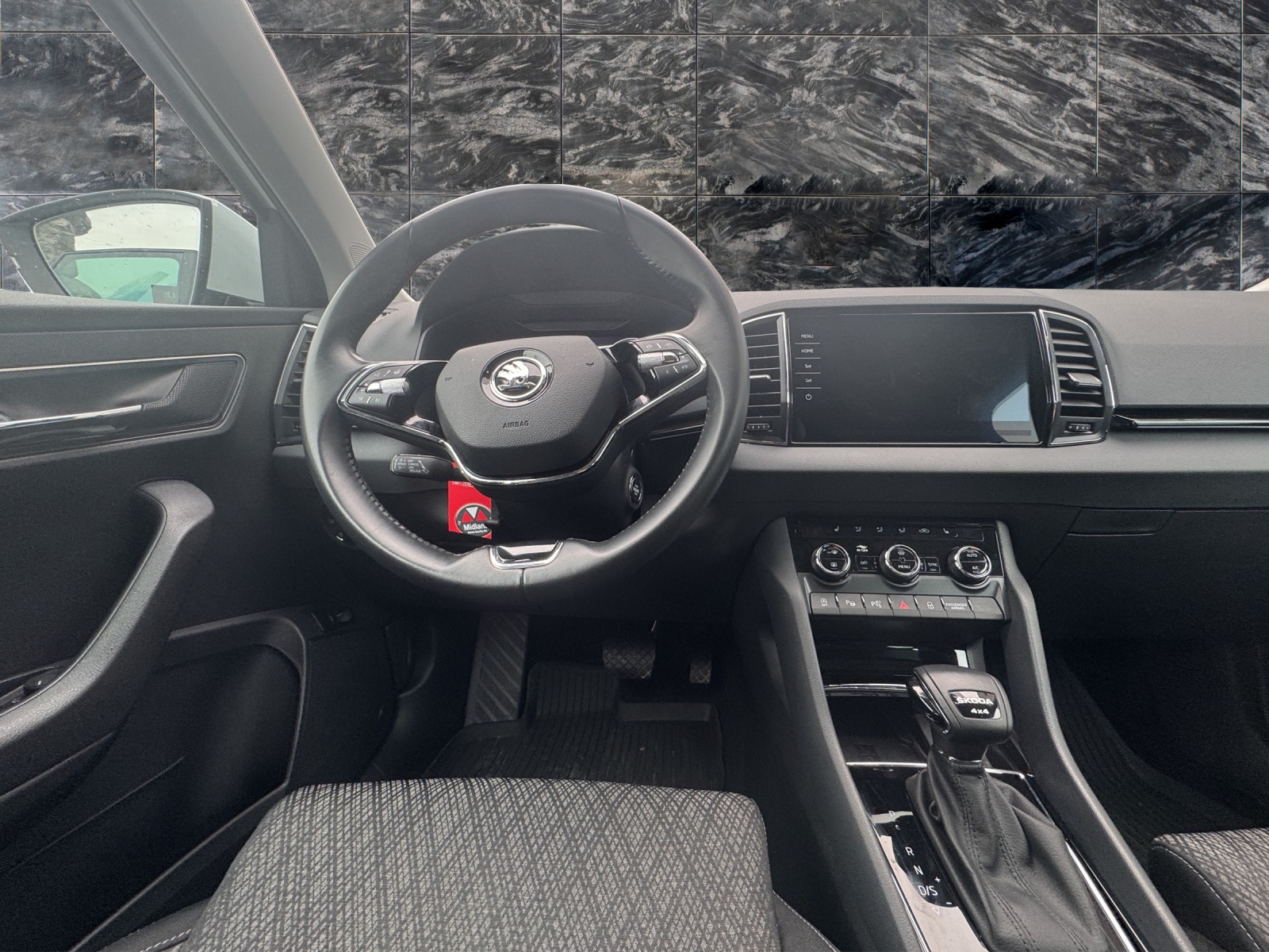 SKODA Karoq 2.0 TDI CR Style 4x4 DSG-image-11