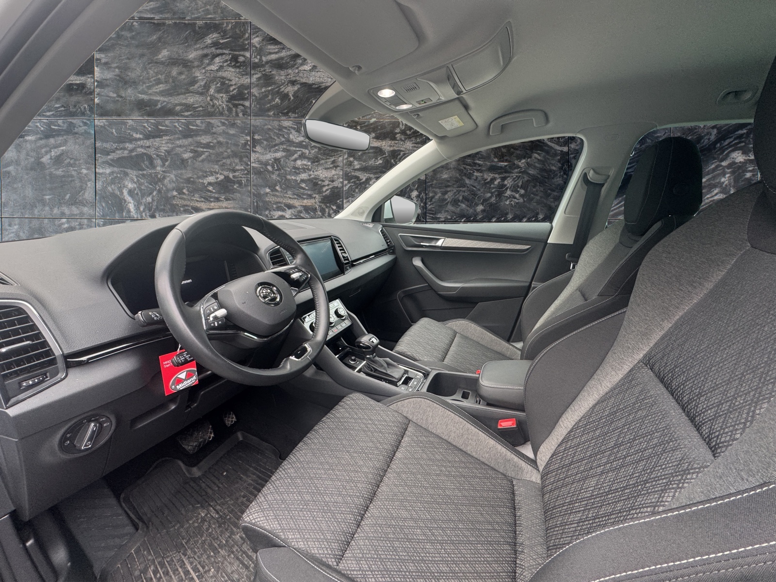SKODA Karoq 2.0 TDI CR Style 4x4 DSG-image-9