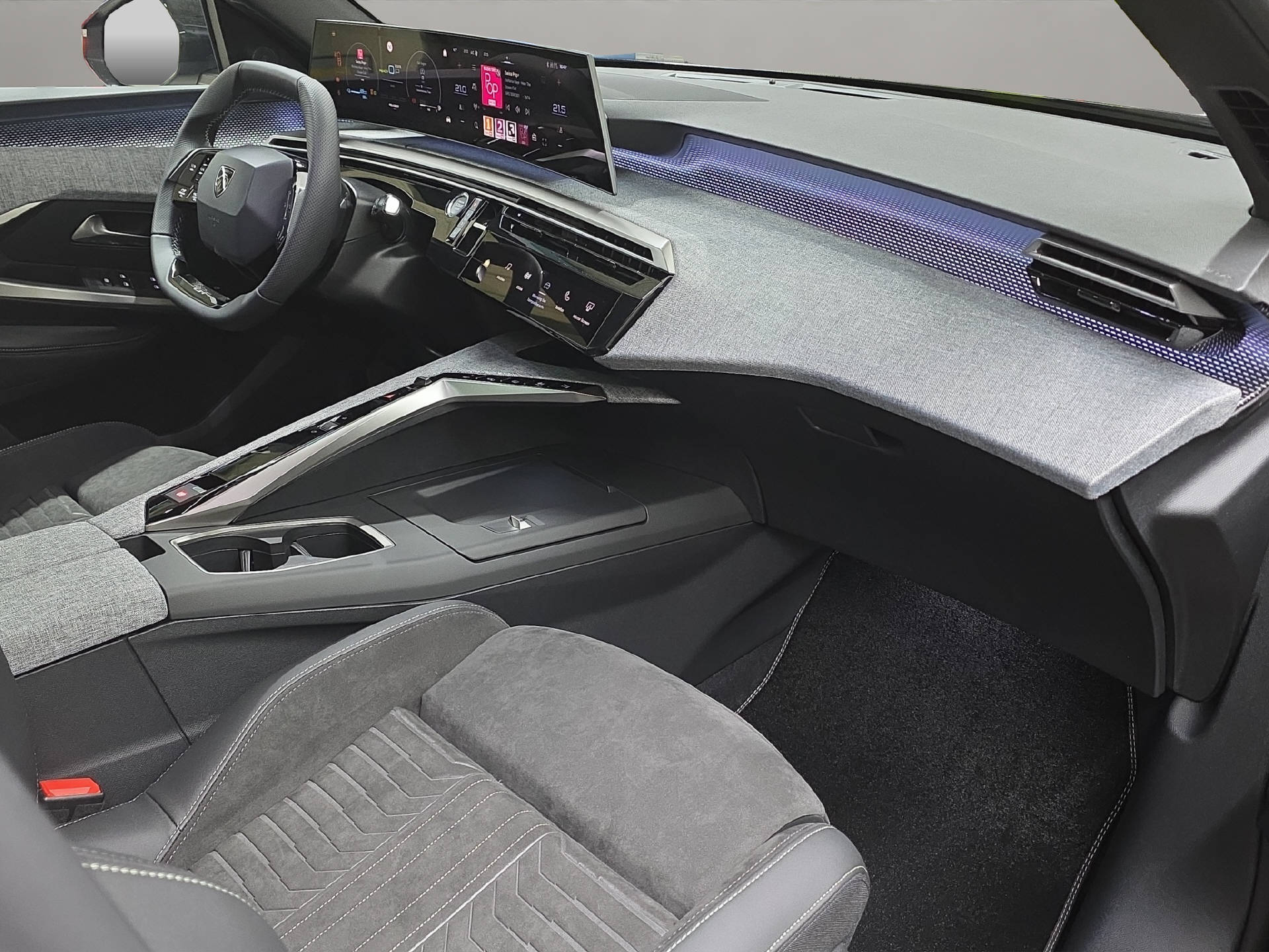 PEUGEOT 3008 1.6 Plug-in Hybrid 195 GT-image-10