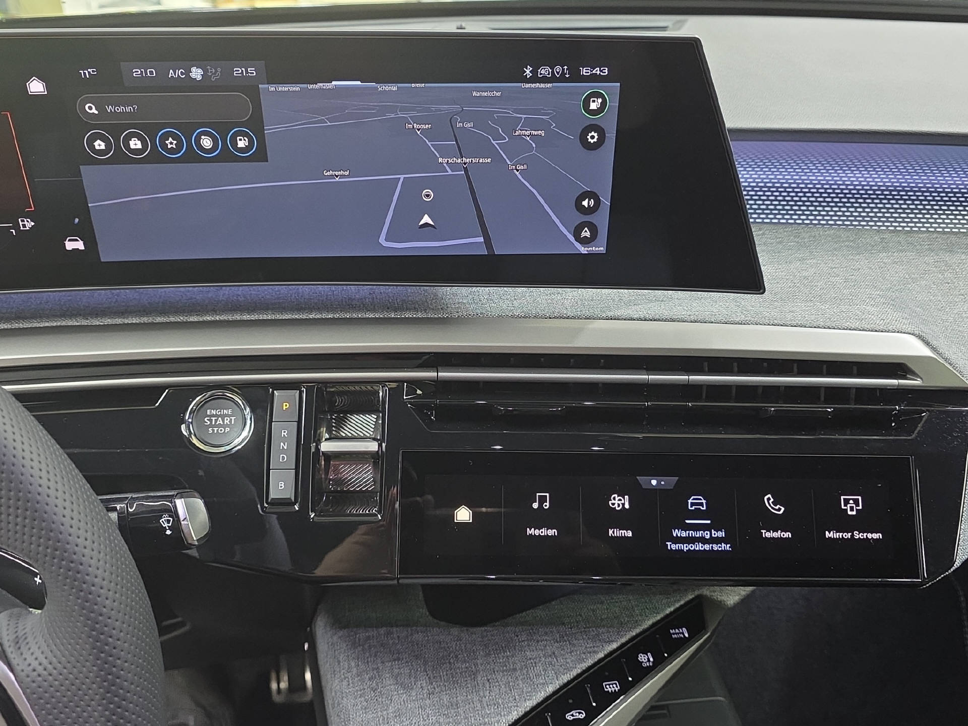 PEUGEOT 3008 1.6 Plug-in Hybrid 195 GT-image-8