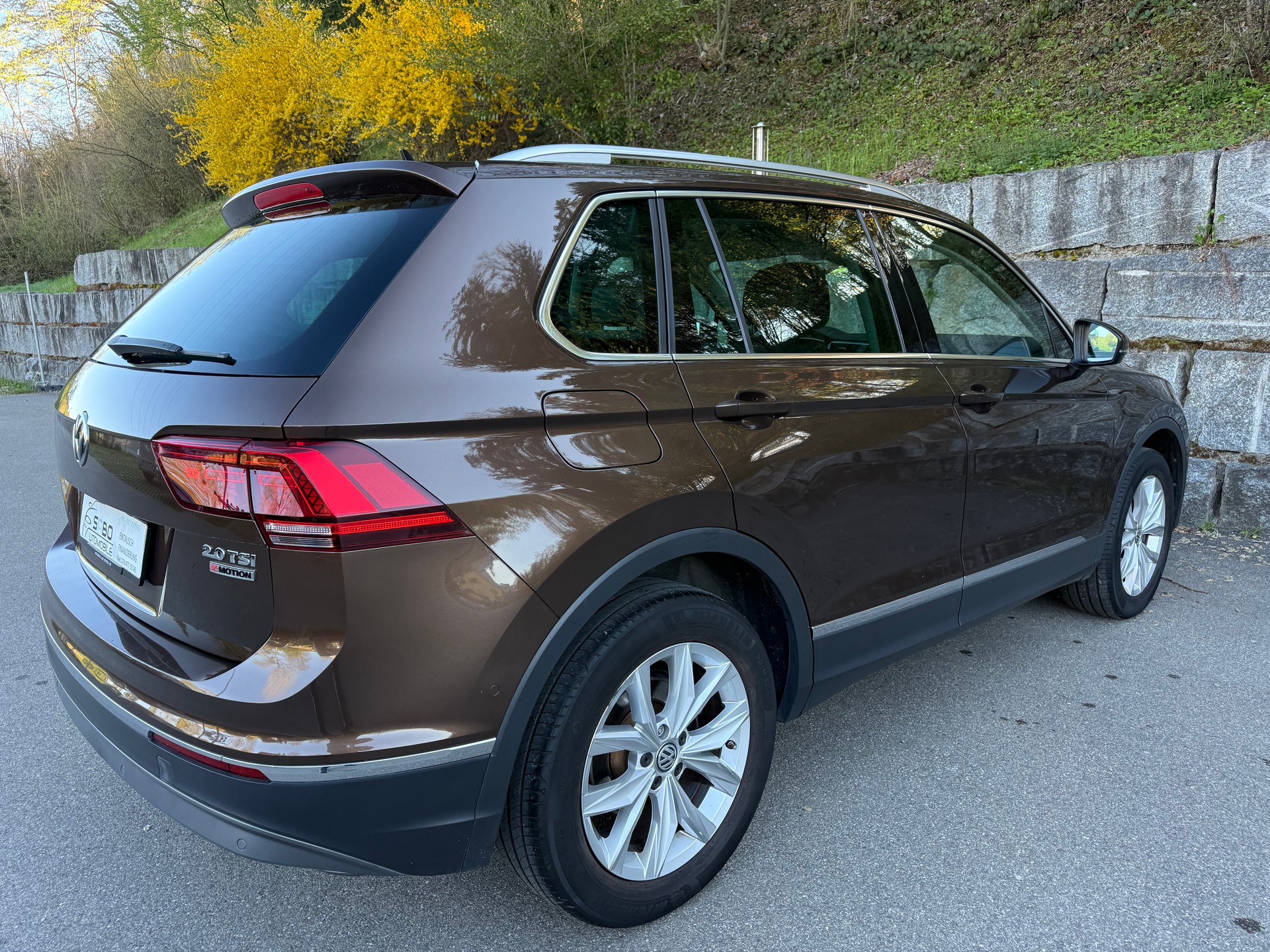 VW Tiguan 2.0TSI Highline 4Motion DSG-image-2