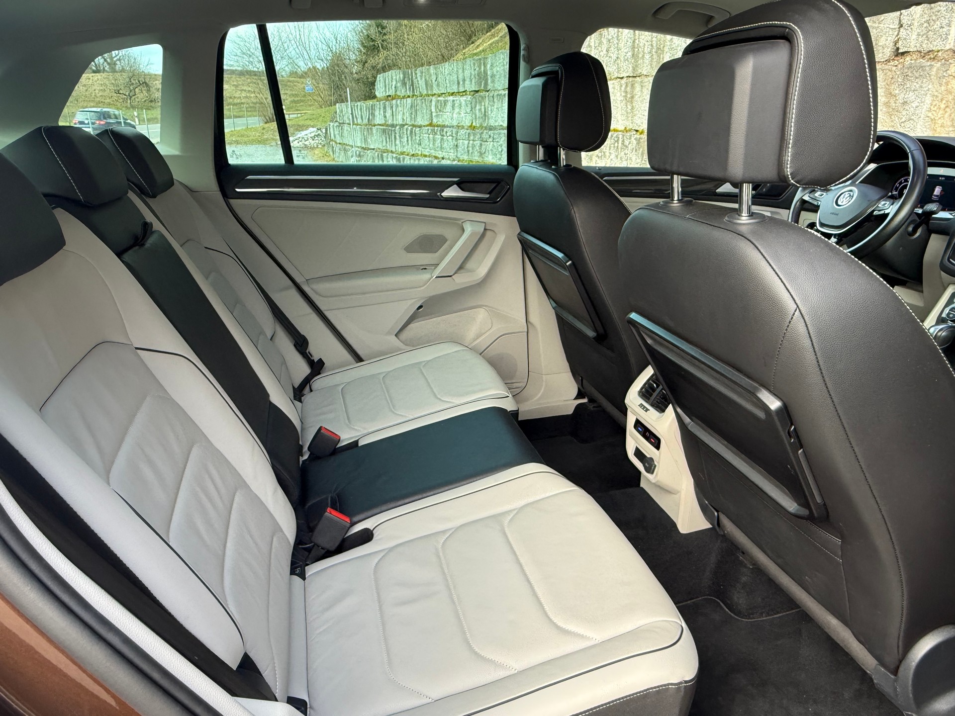 VW Tiguan 2.0TSI Highline 4Motion DSG-image-6