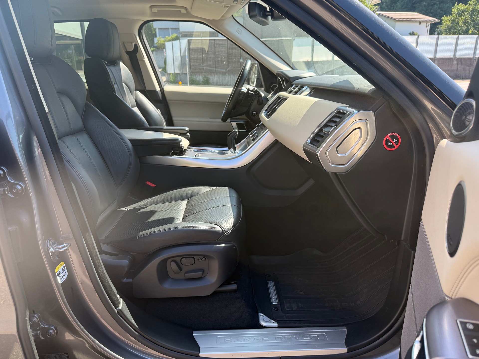 LAND ROVER Range Rover Sport 3.0 SDV6 HSE Automatic-image-6